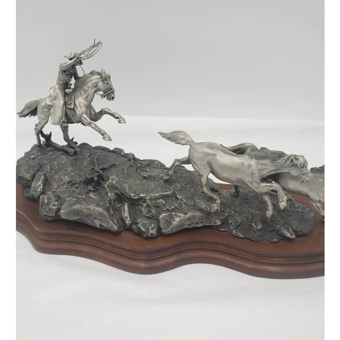 The Ultimate Chilmark Pewter Collectibles Wishlist: Discovering the Most Sought-After Pieces for Enthusiasts and Investors Alike