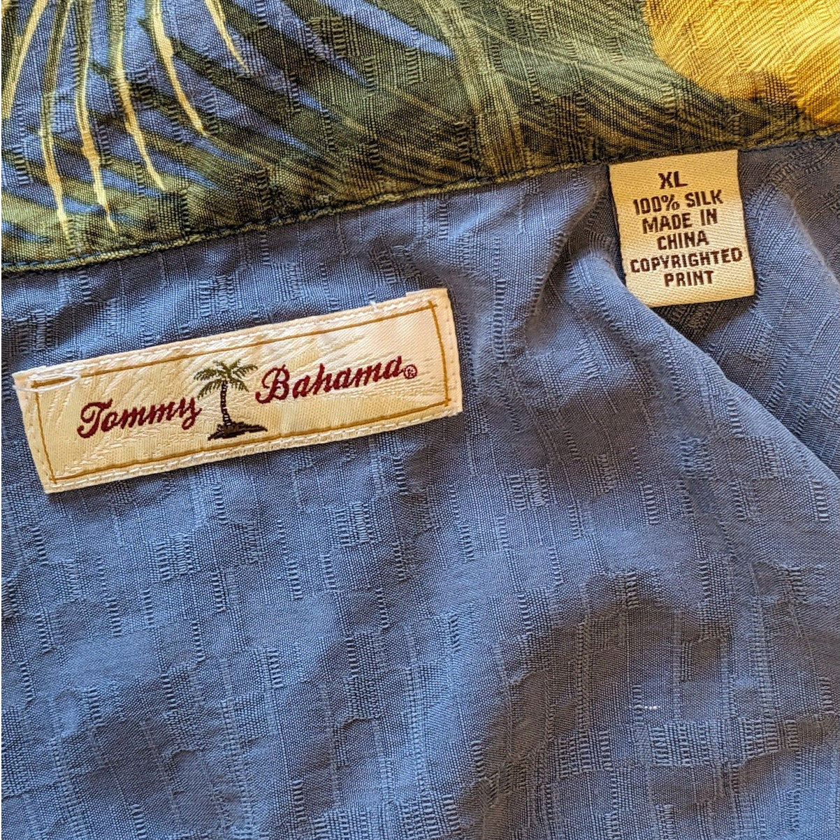 Tommy Bahama Silk Hawaiian Shirt Men XL Tropical Button Short Sleeve Luau Beach