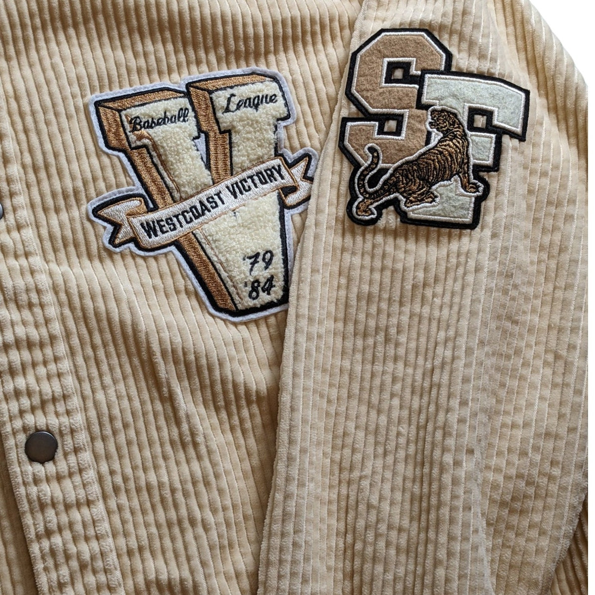 H&M Varsity Corduroy Shirt Jacket Mens Medium Snap Button Embroidered SF Tiger