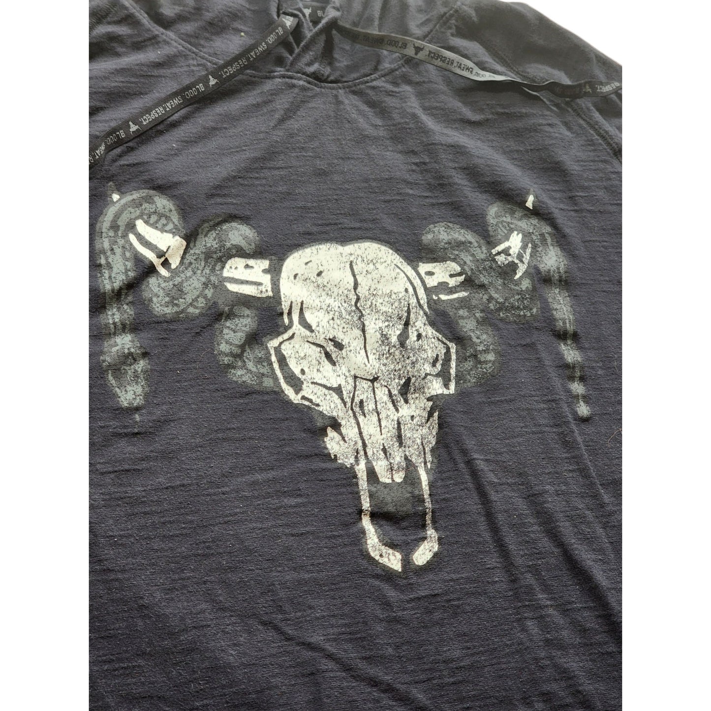 Under Armour Project Rock Hoodie Men XXL Bull Skull Graphic Short Sleeve Loose