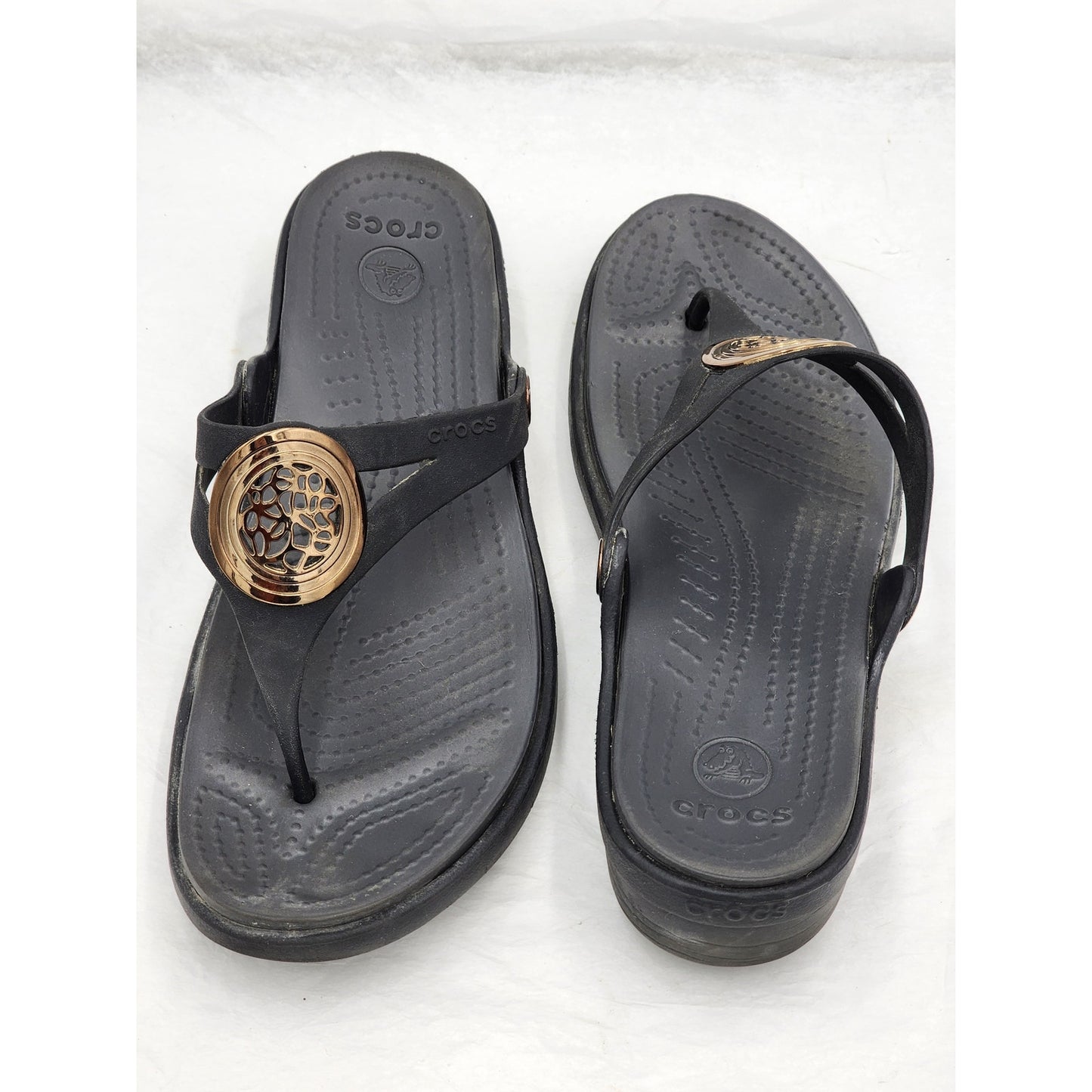 Crocs Sandals Womens 11 Black Capri V Flip Flop Gold Emblem Summer Beachwear
