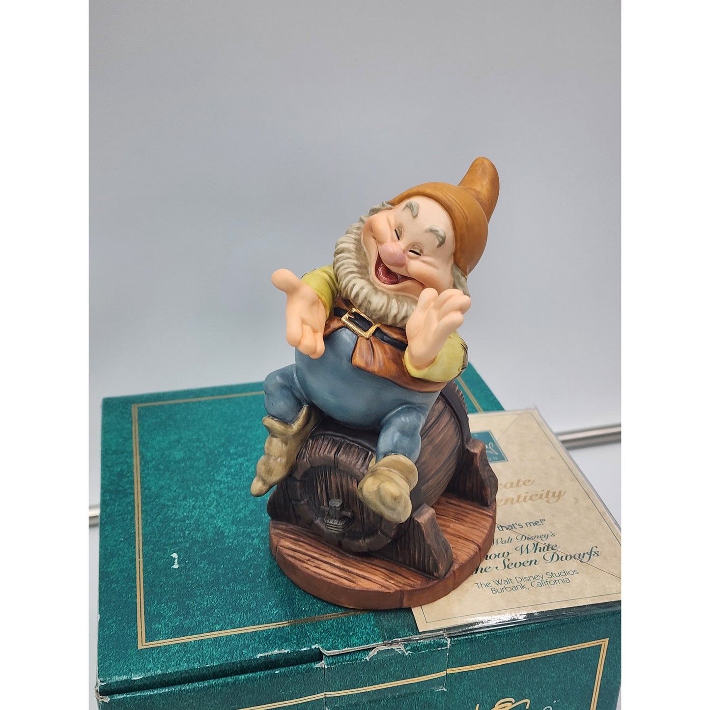 WDCC Happy Snow White Seven Dwarfs "Happy that's me!" Disney Retired COA Box
