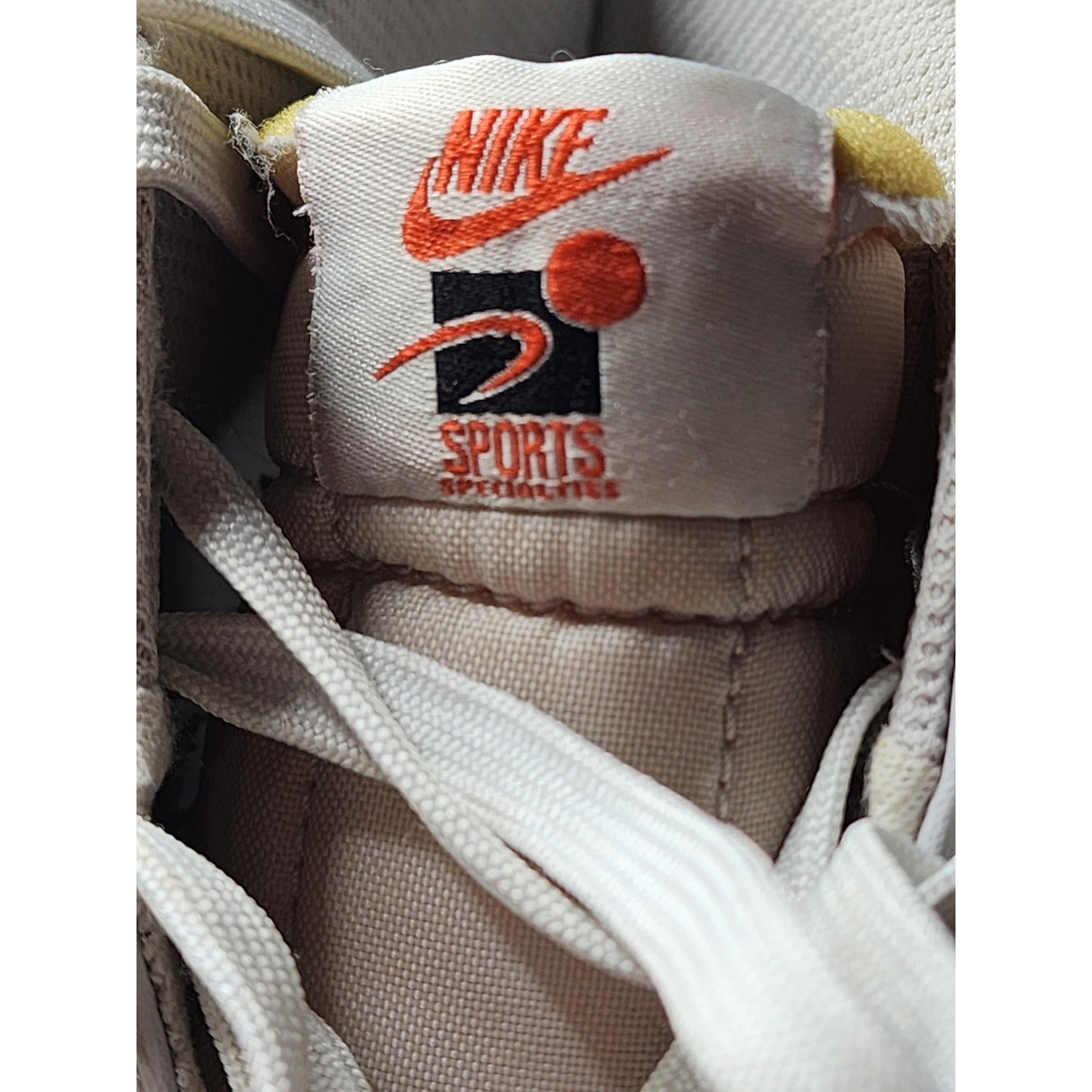 Nike Blazer Mid 77 High Top Sneakers Mens 11 DD8021-001 Basketball Shoes Sports