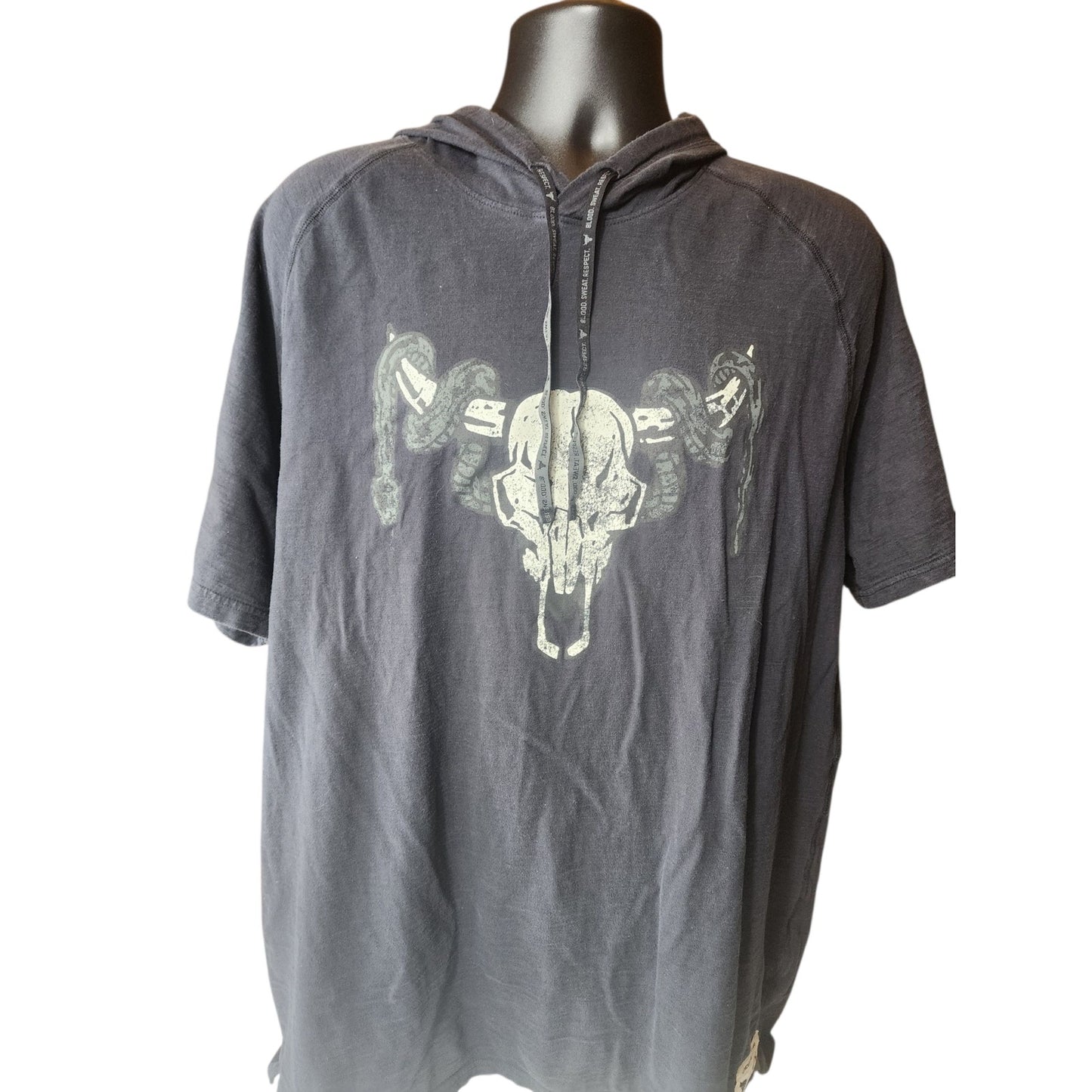 Under Armour Project Rock Hoodie Men XXL Bull Skull Graphic Short Sleeve Loose