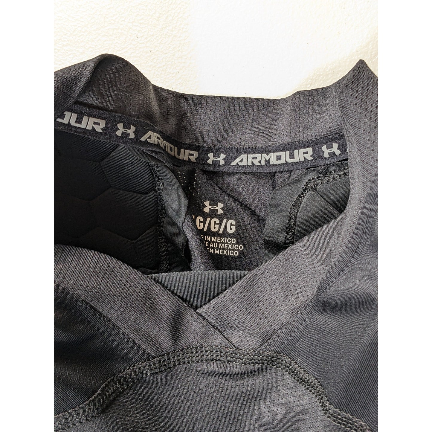 Under Armour Gameday Vest Men Large Padded Compression Hex Football Lacrosse