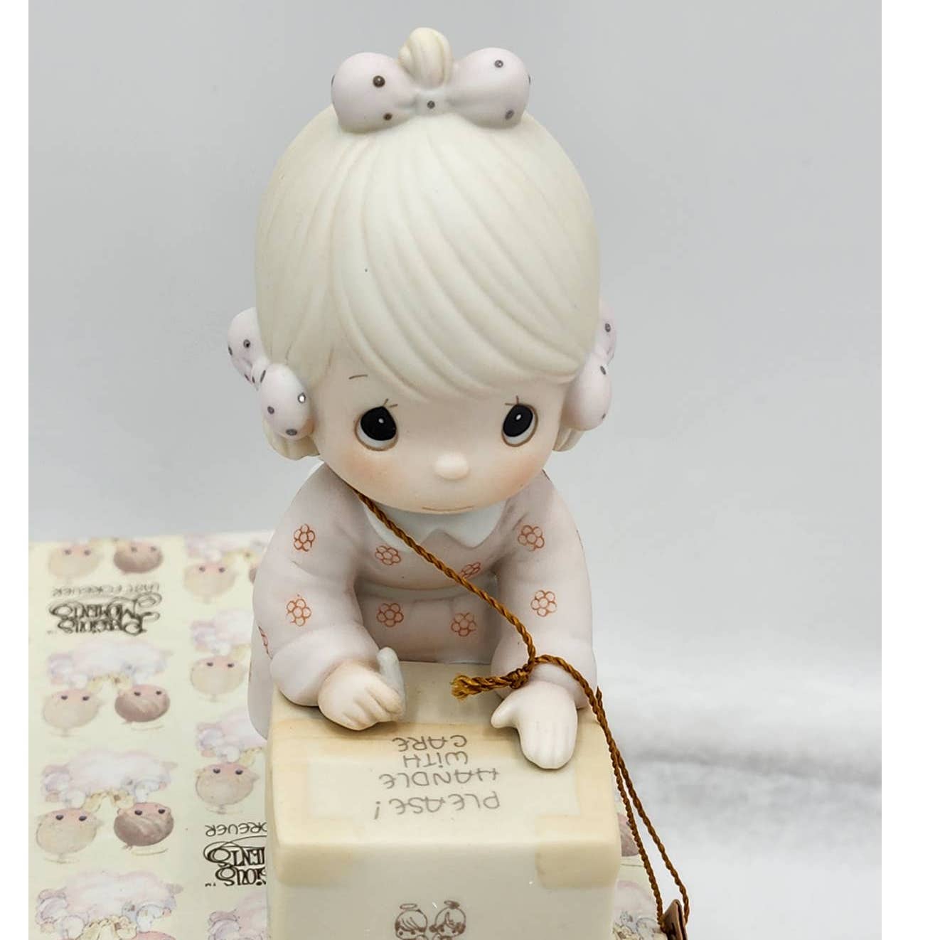 Precious Moments Sharing Is Universal E-0007 1987 Symbol Of Membership Box Tags