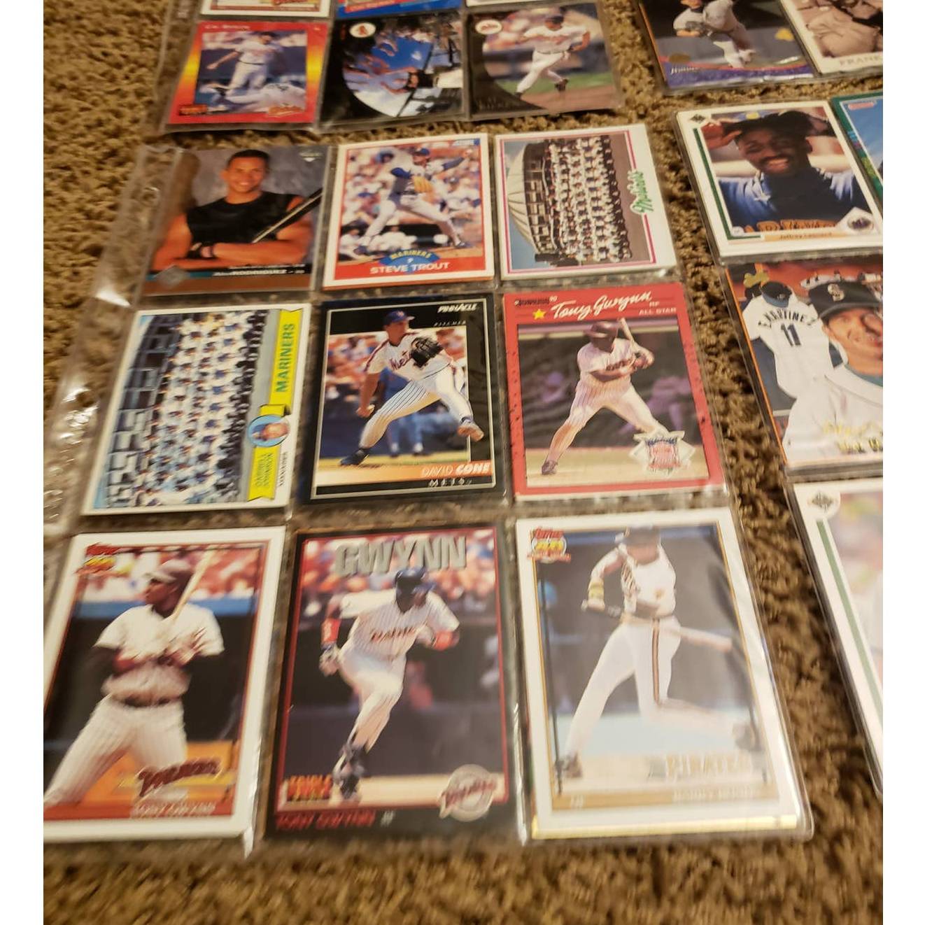 Large Lot of 1000+ Baseball Cards 90 are In Plastic Sleeve Pages 1970s-1990s