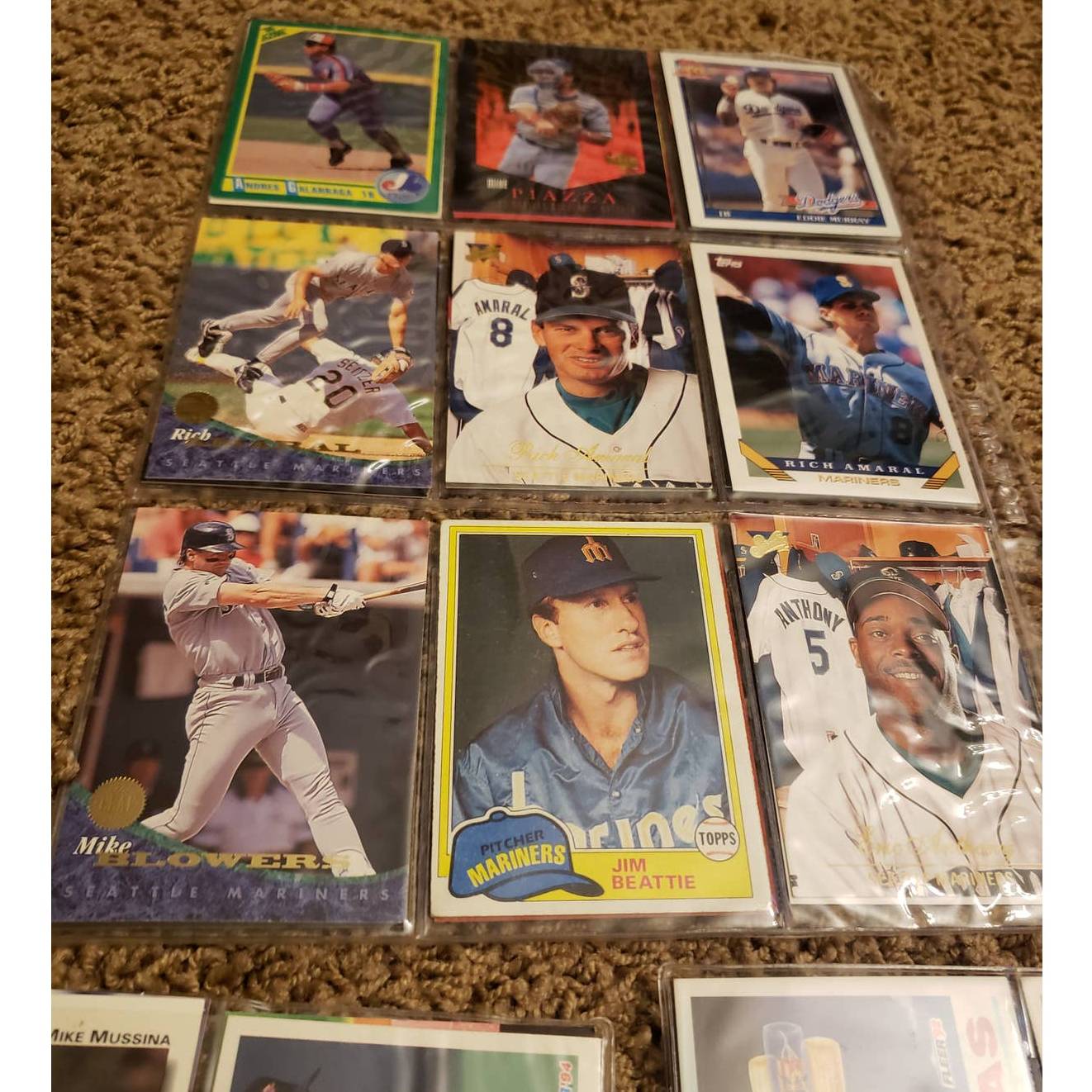Large Lot of 1000+ Baseball Cards 90 are In Plastic Sleeve Pages 1970s-1990s