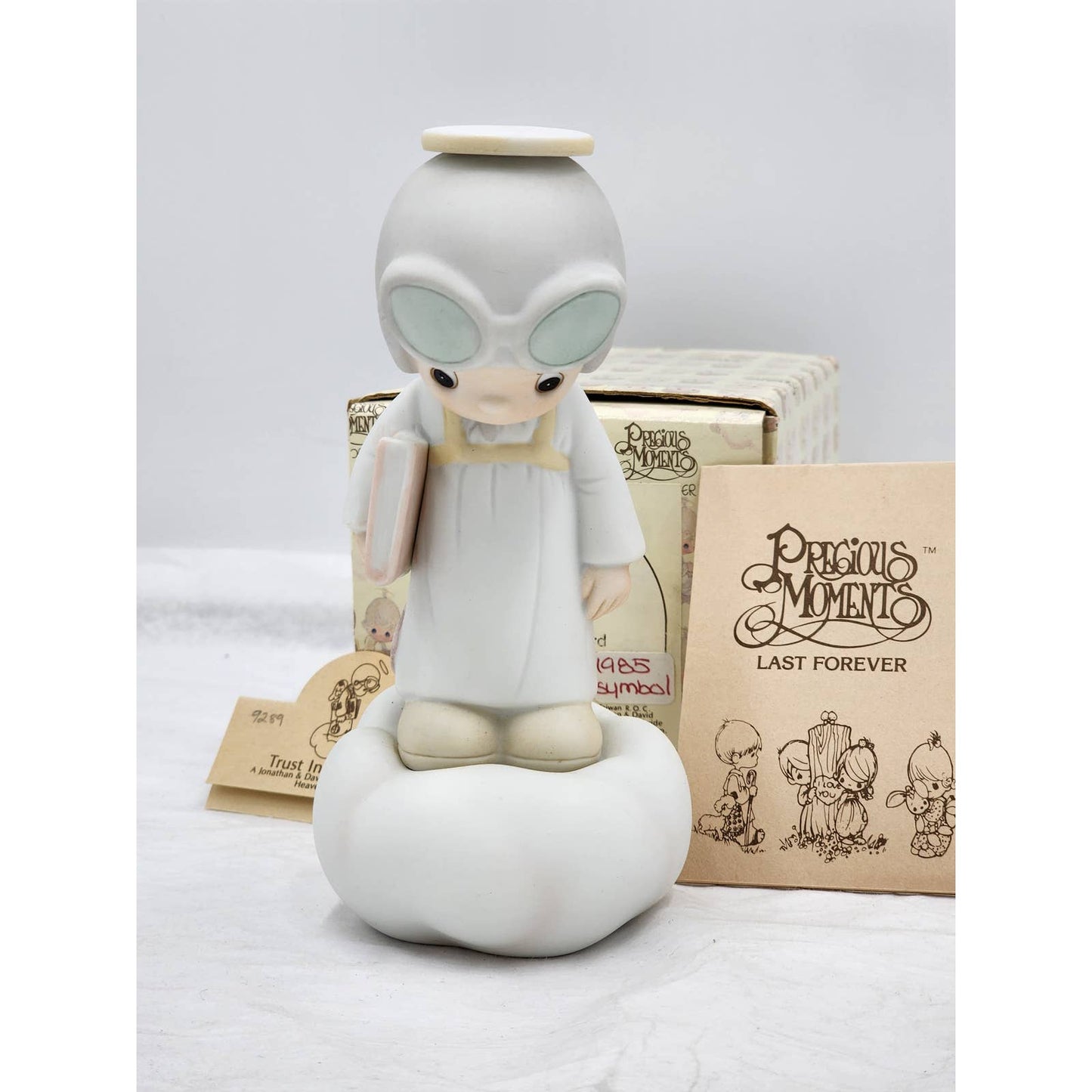 Precious Moments Figurine Trust In The Lord Vintage 1982 E-9289 W/Box Tags