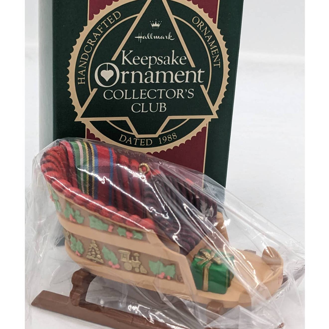 Hallmark Ornaments Vintage Noelle Christmas Is Peaceful Sleighful Of Dreams Box