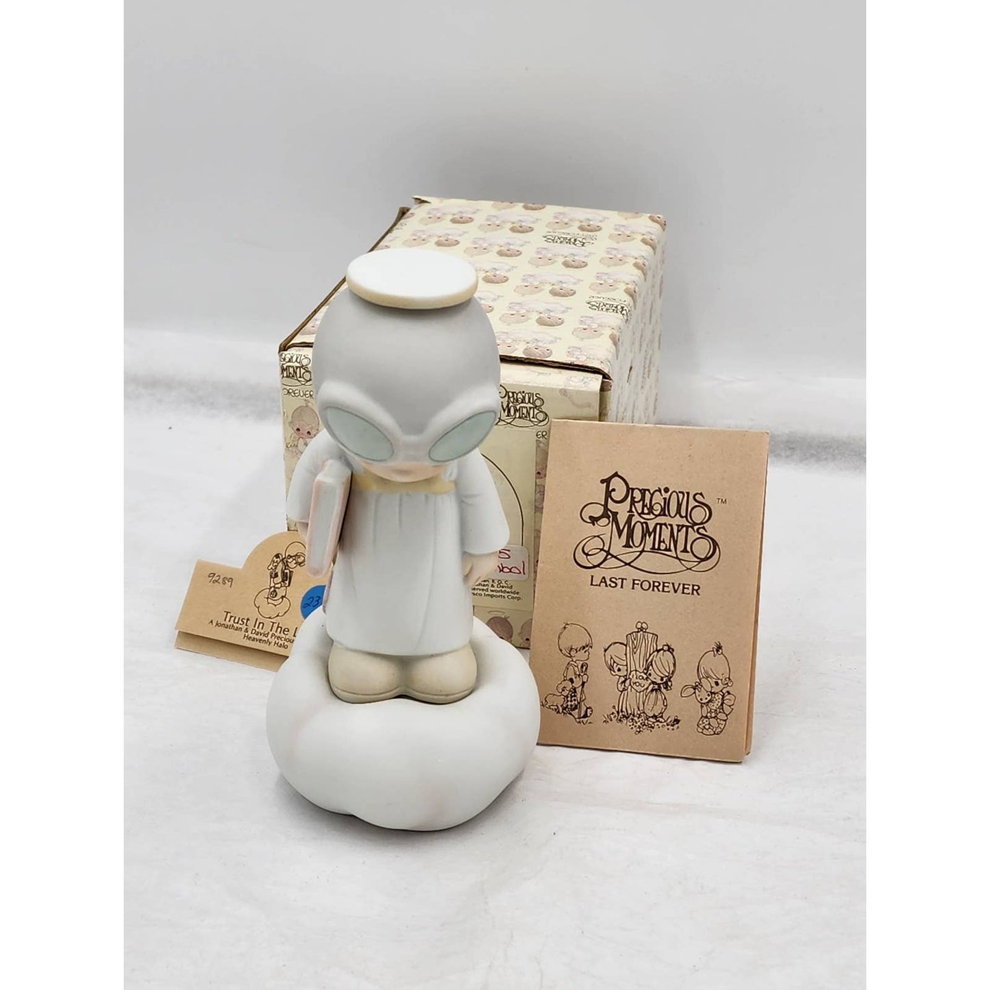 Precious Moments Figurine Trust In The Lord Vintage 1982 E-9289 W/Box Tags