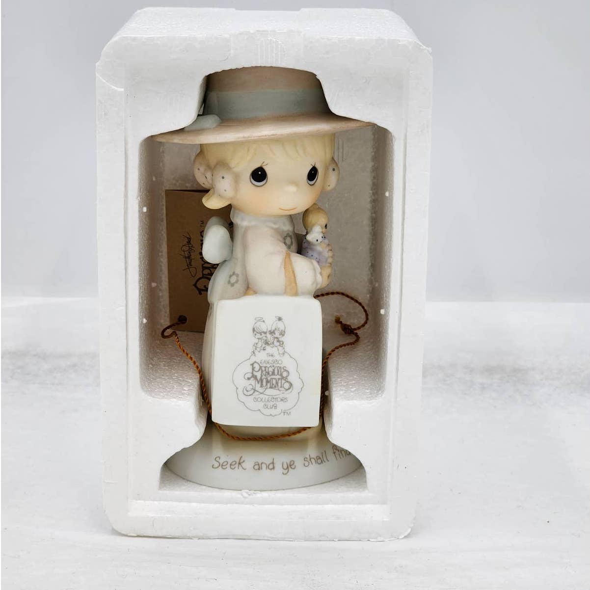 Precious Moments Figurine Seek and Ye Shall Find E-0005 1985 Vintage w/Box Tags
