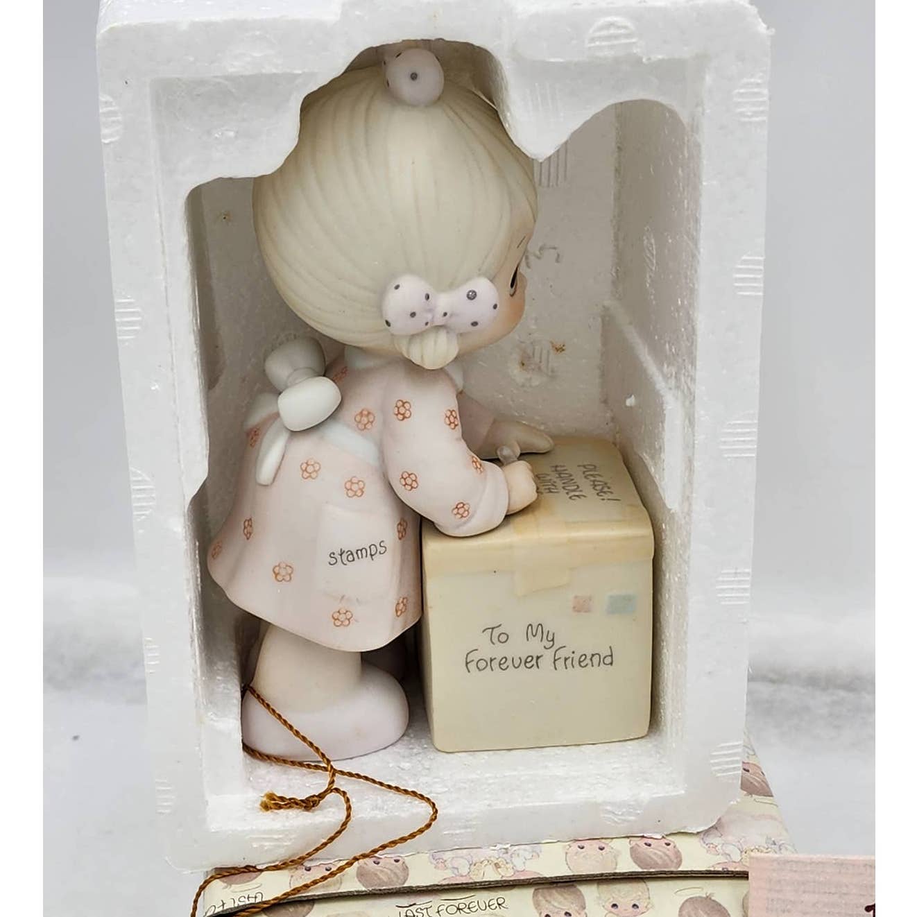 Precious Moments Sharing Is Universal E-0007 1987 Symbol Of Membership Box Tags