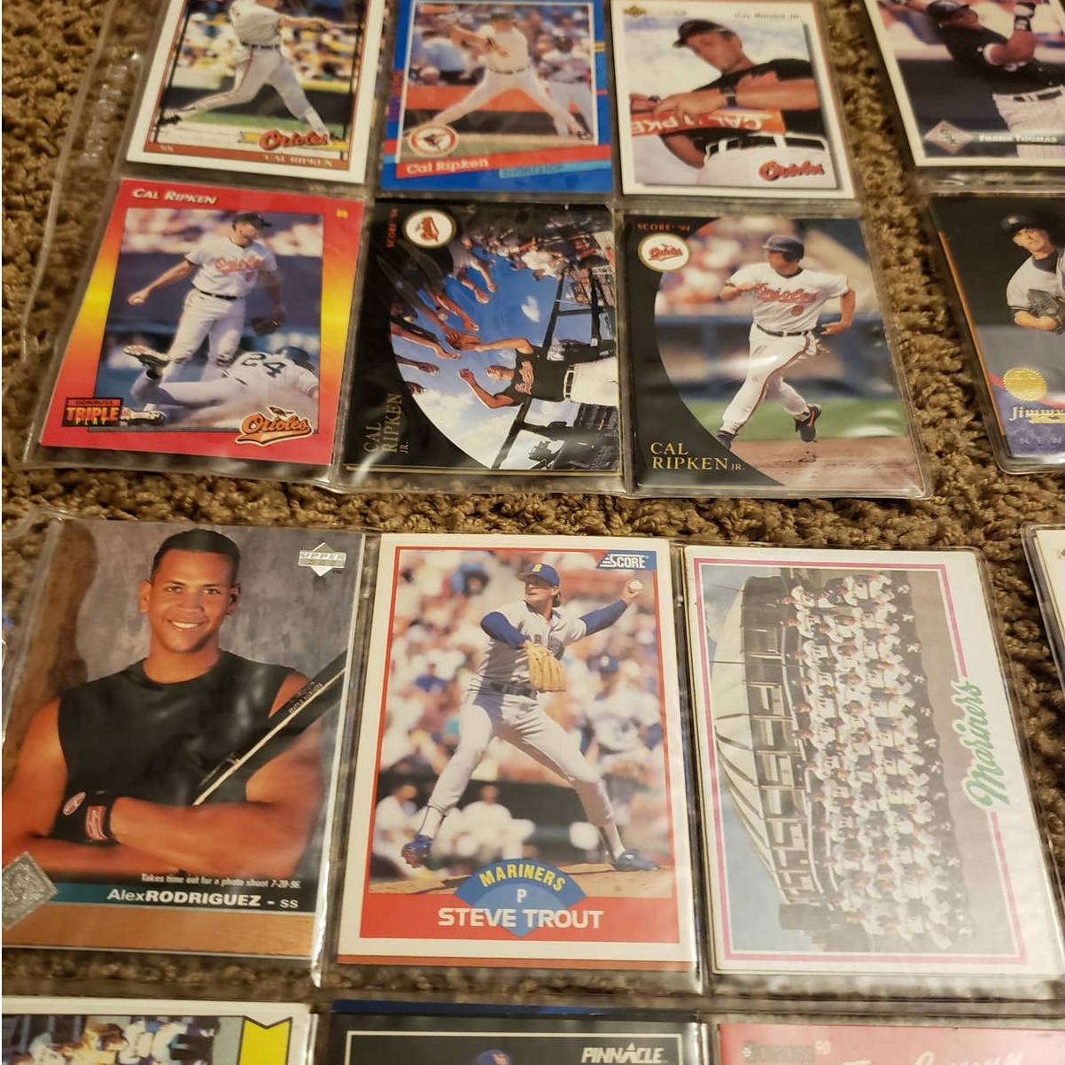 Large Lot of 1000+ Baseball Cards 90 are In Plastic Sleeve Pages 1970s-1990s