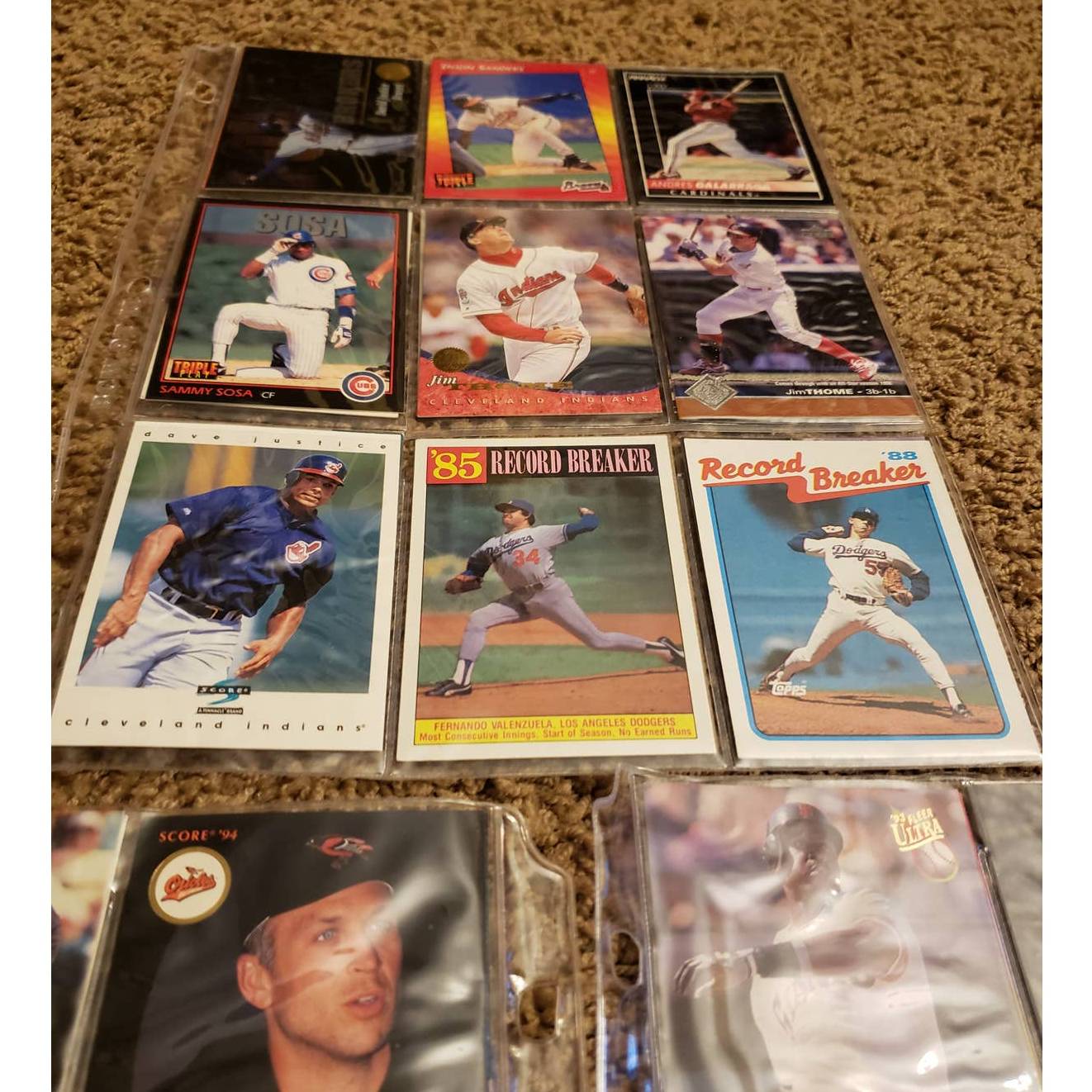 Large Lot of 1000+ Baseball Cards 90 are In Plastic Sleeve Pages 1970s-1990s