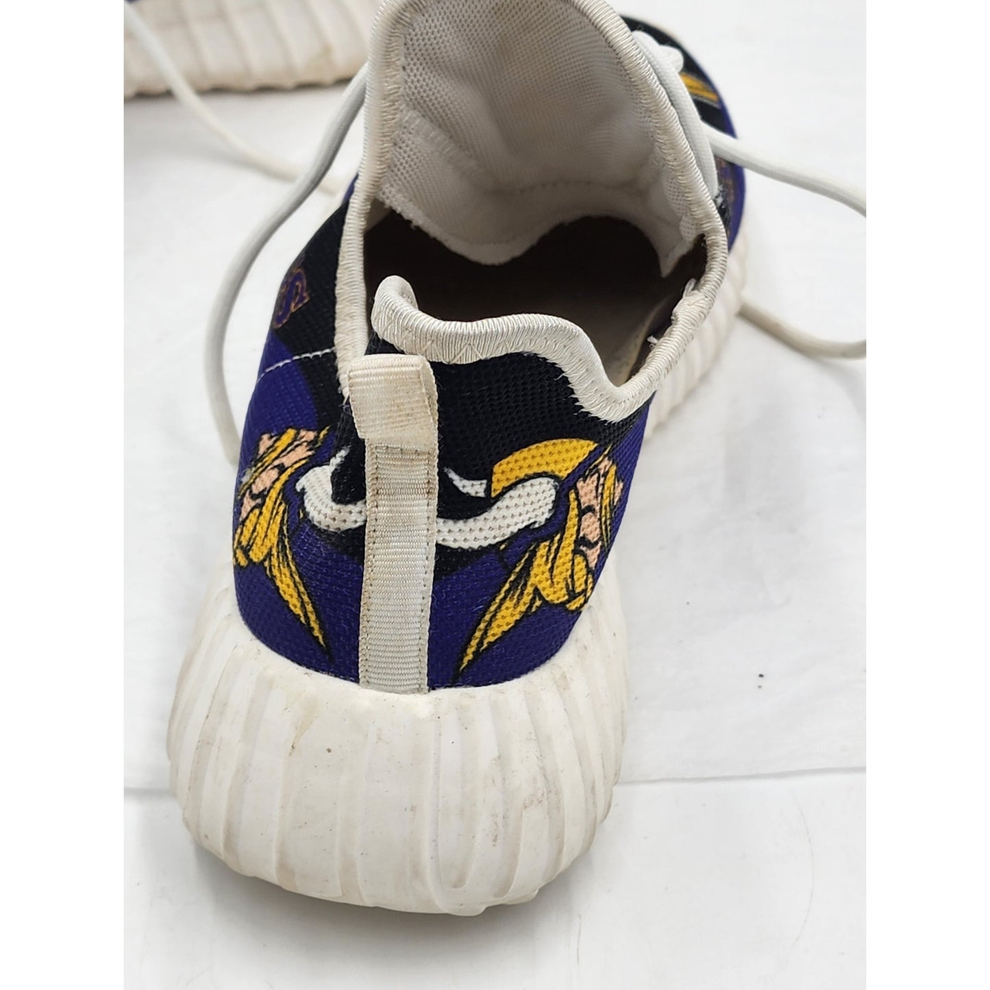 Minnesota Vikings Logo Design Sneakers Mens 7 Womens 9 40 EU Purple Sports Shoes
