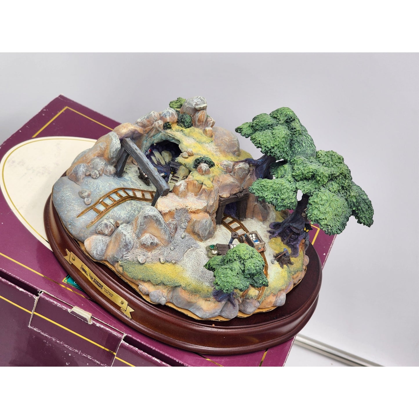 WDCC Disney Enchanted Places Snow White Seven Dwarfs Jewel Mine Vintage Box COA