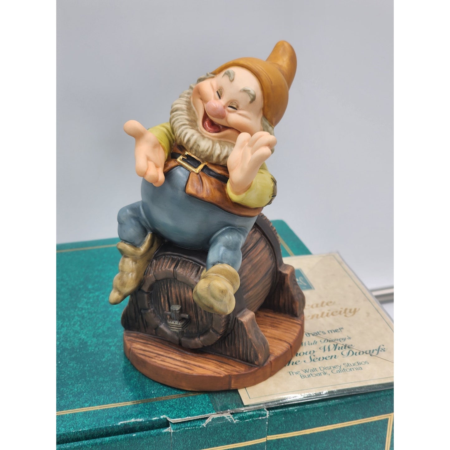 WDCC Happy Snow White Seven Dwarfs "Happy that's me!" Disney Retired COA Box