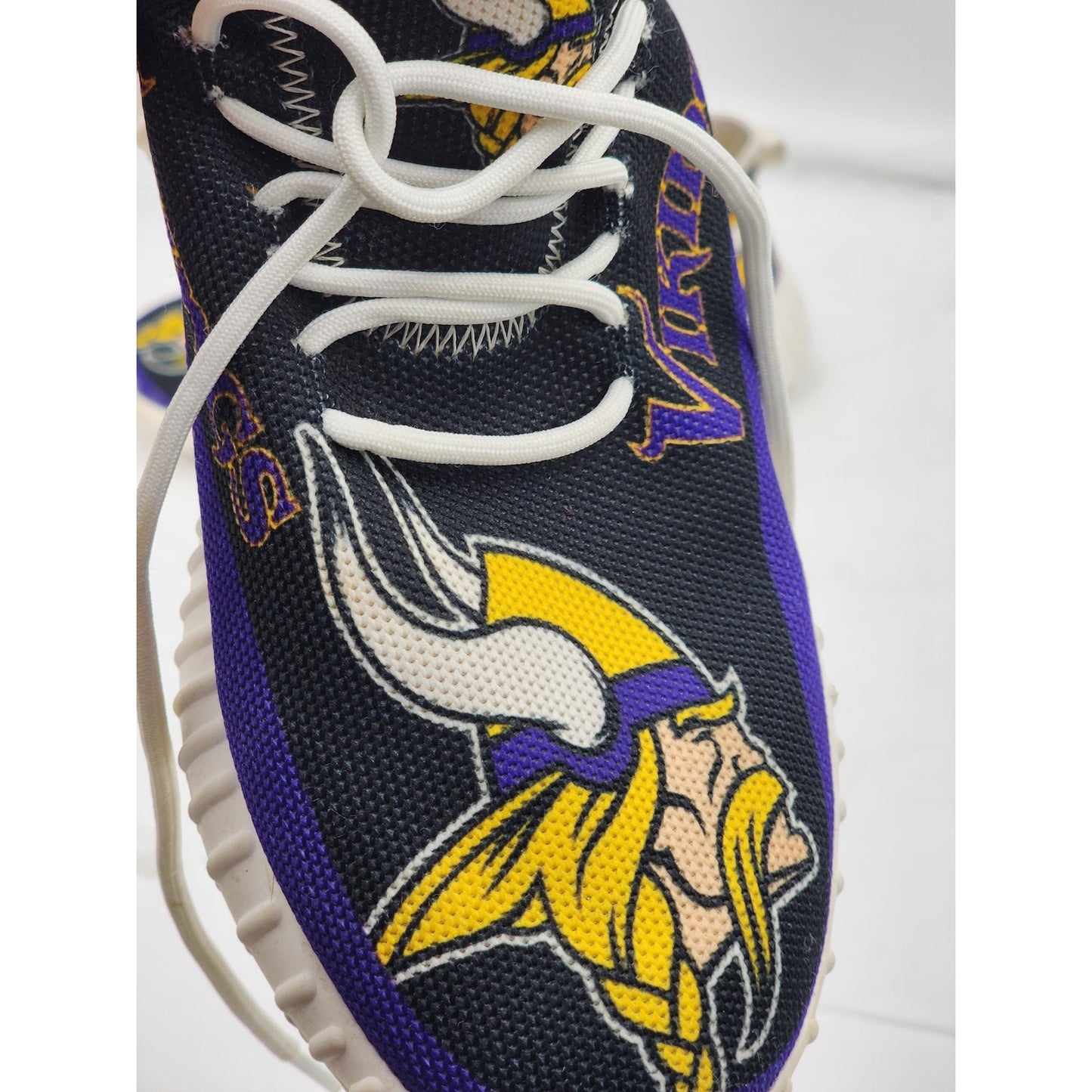 Minnesota Vikings Logo Design Sneakers Mens 7 Womens 9 40 EU Purple Sports Shoes