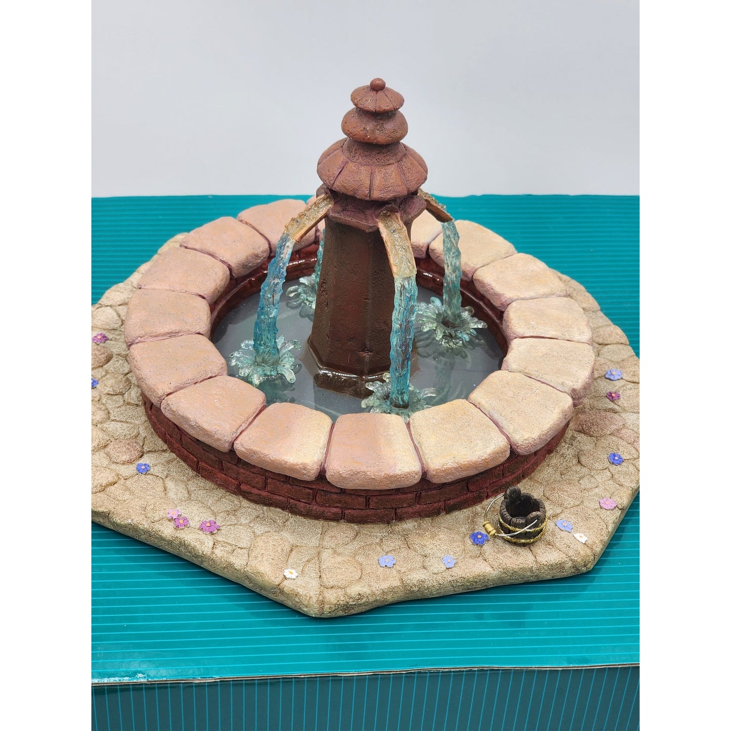 WDCC Beauty and the Beast Fountain Village 1210978 Waterfall Vintage Box COA