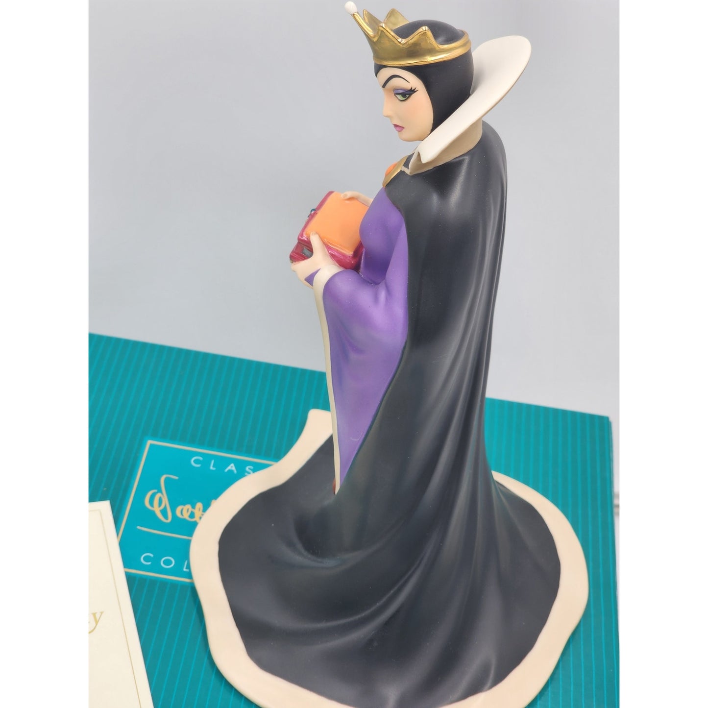 WDCC Snow White Evil Queen Bring Back Her Heart Figurine 90s Villains COA Box