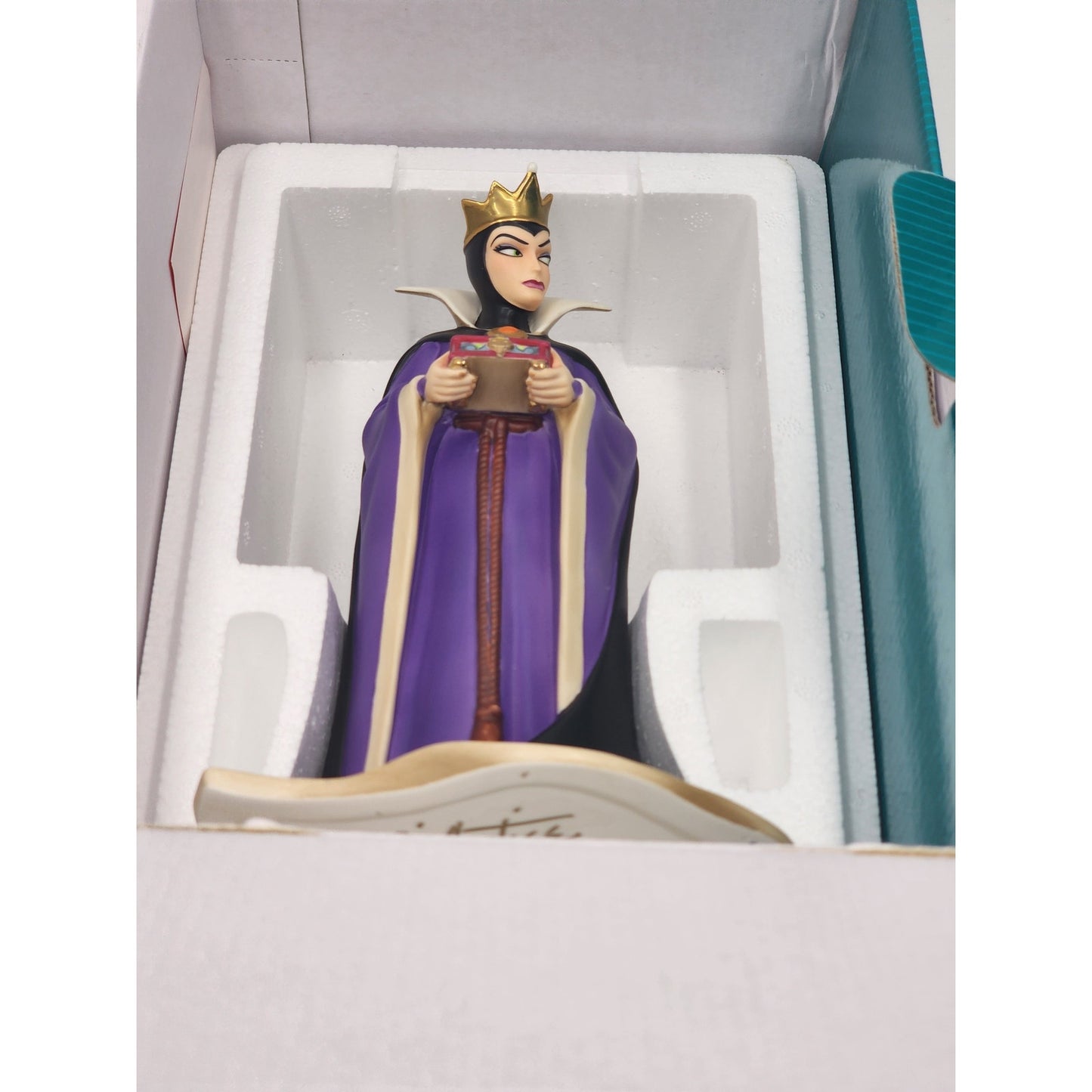 WDCC Snow White Evil Queen Bring Back Her Heart Figurine 90s Villains COA Box