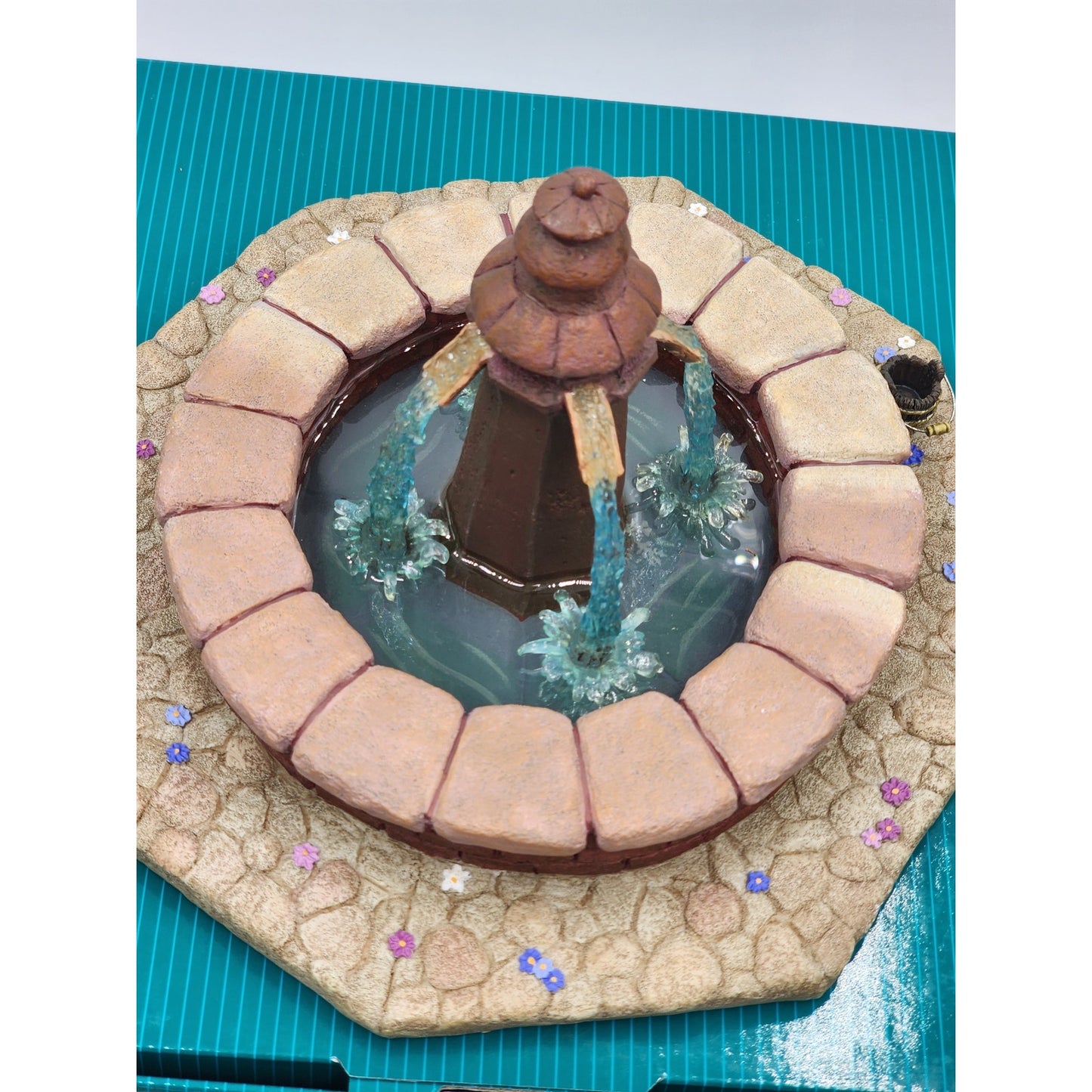 WDCC Beauty and the Beast Fountain Village 1210978 Waterfall Vintage Box COA