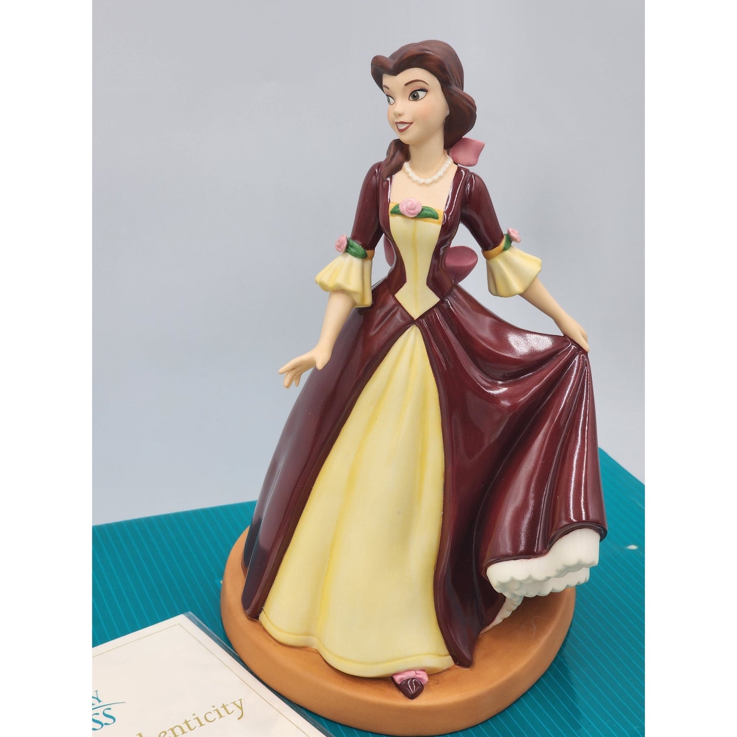 WDCC Belle Holiday Princess Gift of Love Beauty Beast Disney Retired COA Box
