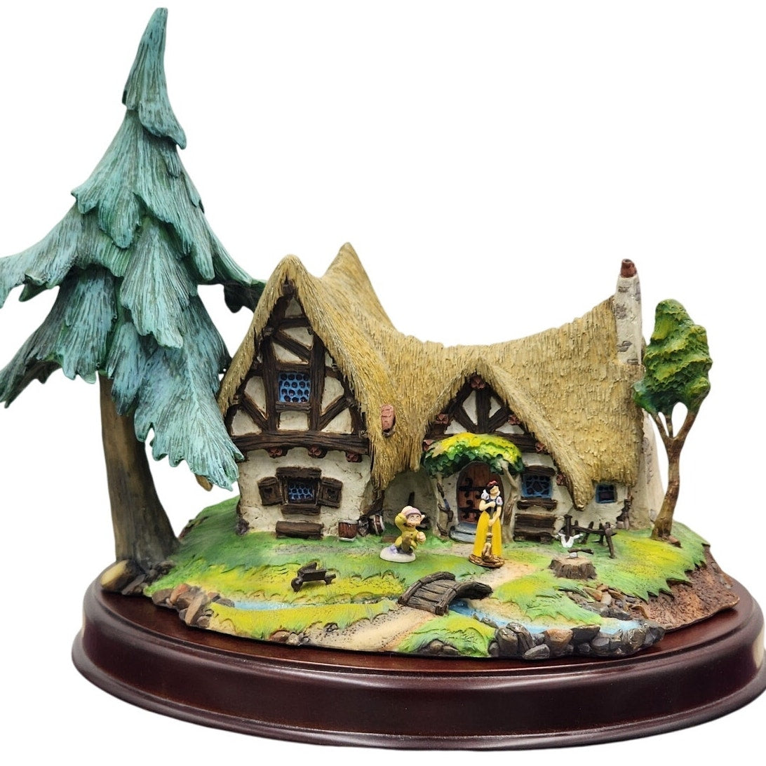 WDCC Disney Enchanted Place Seven Dwarf Cottage Snow White Dopey Vintage Box COA