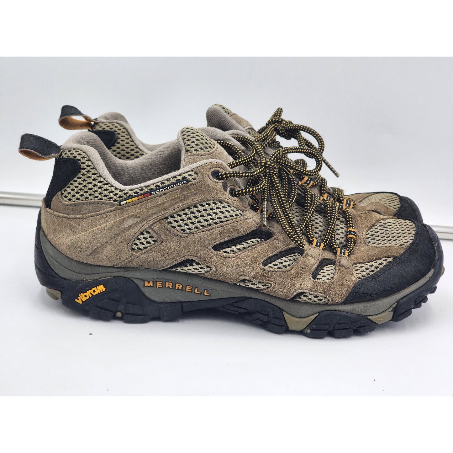 Merrell Moab Ventilator Hiking Shoes Mens 9 Walnut Suede Mesh Trail Vibram Sole