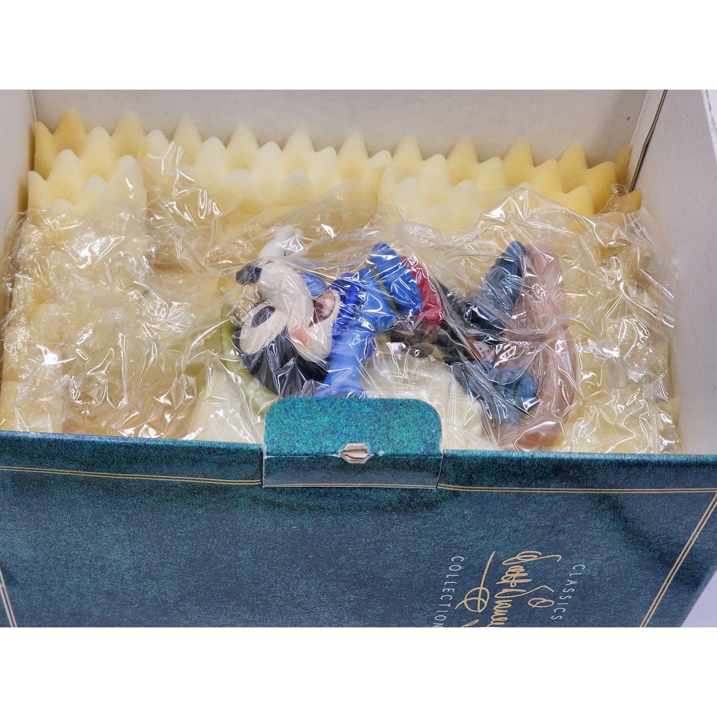 WDCC Mickey Mouse Brave Little Tailor I Let 'em Have It 1993 Members COA Box