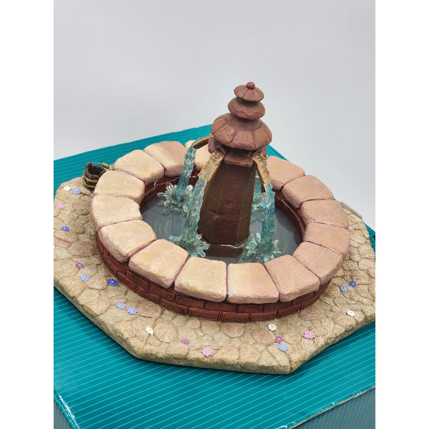 WDCC Beauty and the Beast Fountain Village 1210978 Waterfall Vintage Box COA