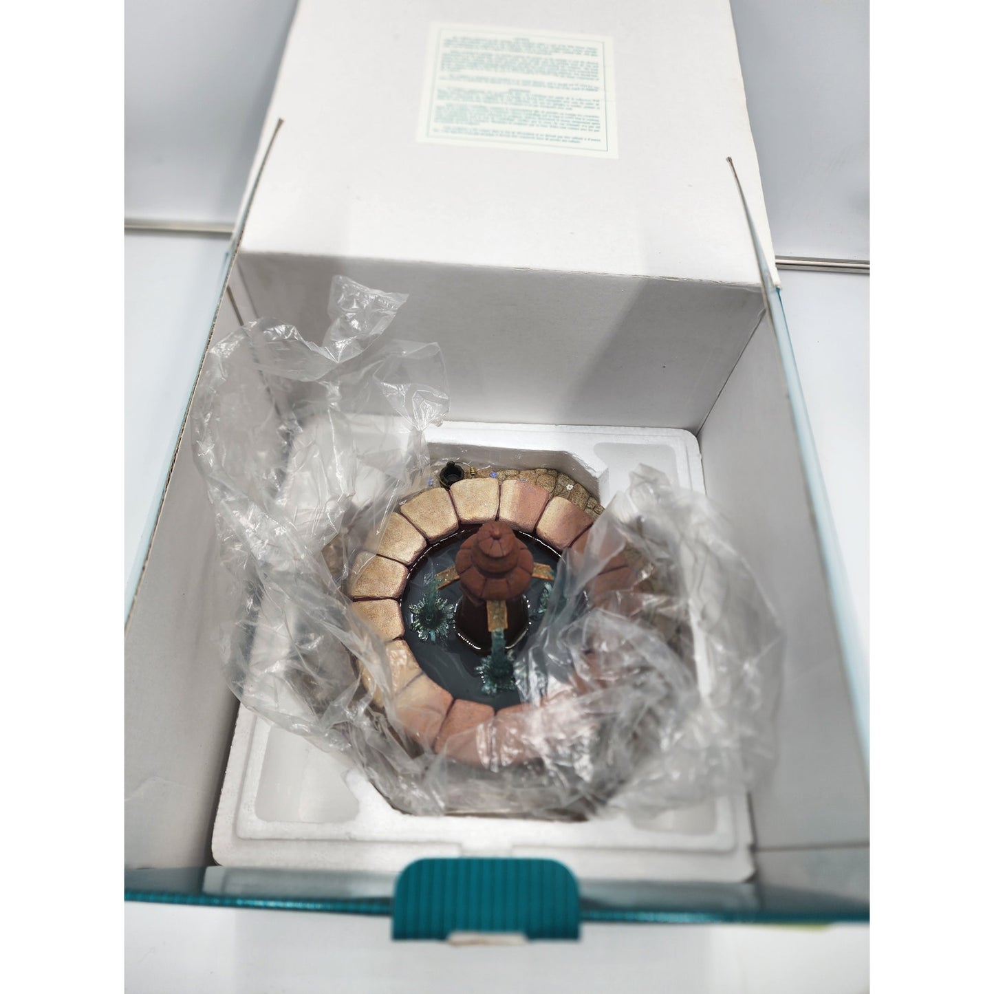 WDCC Beauty and the Beast Fountain Village 1210978 Waterfall Vintage Box COA