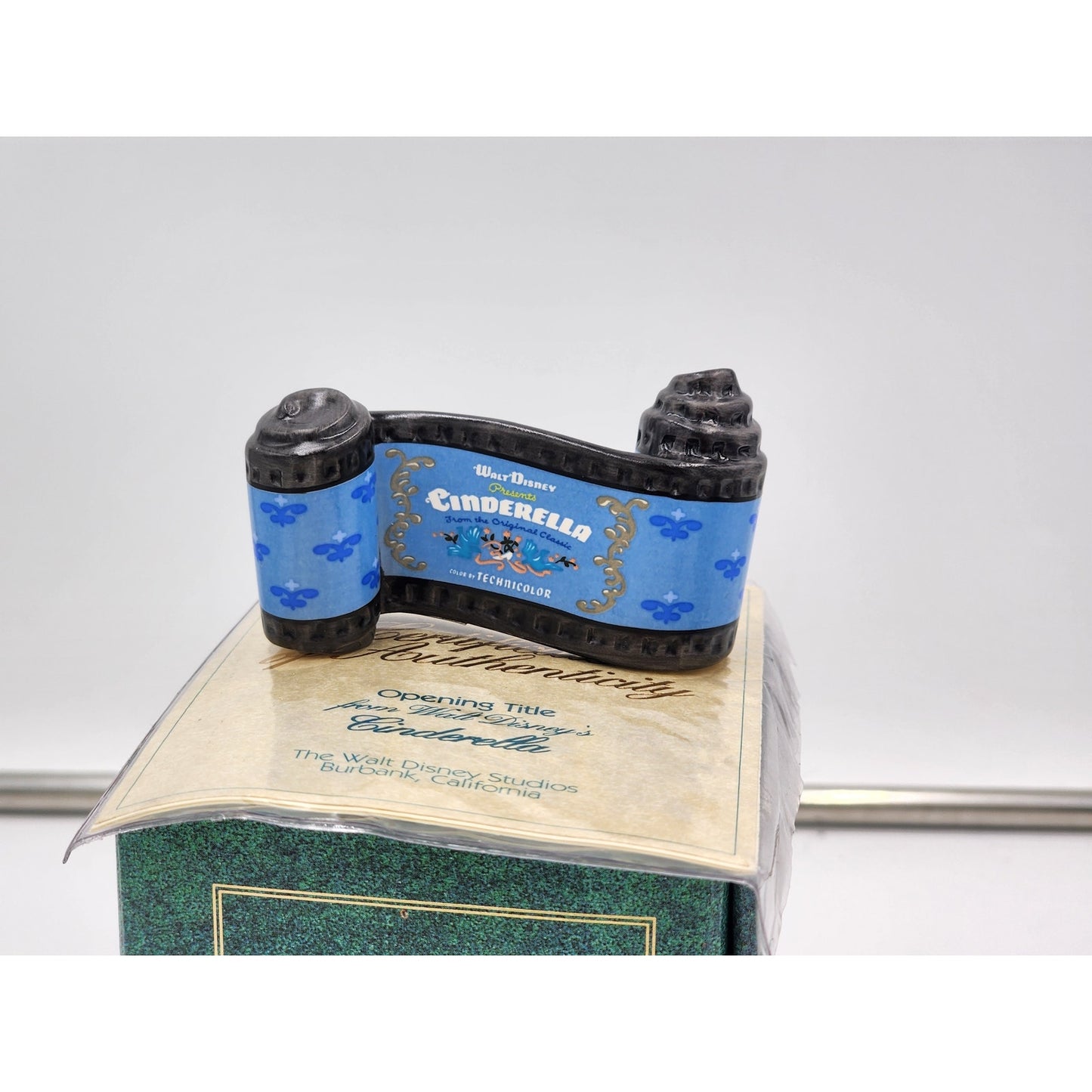 WDCC Cinderella Opening Title Film Reel Figurine Disney Vintage Retired COA Box