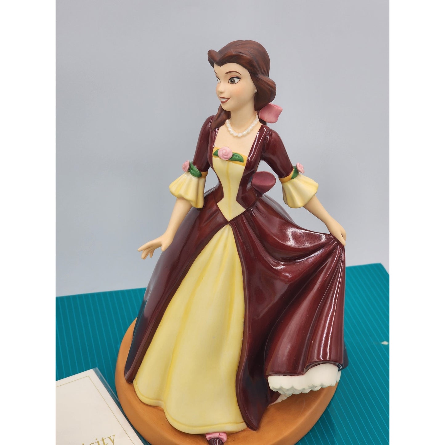 WDCC Belle Holiday Princess Gift of Love Beauty Beast Disney Retired COA Box