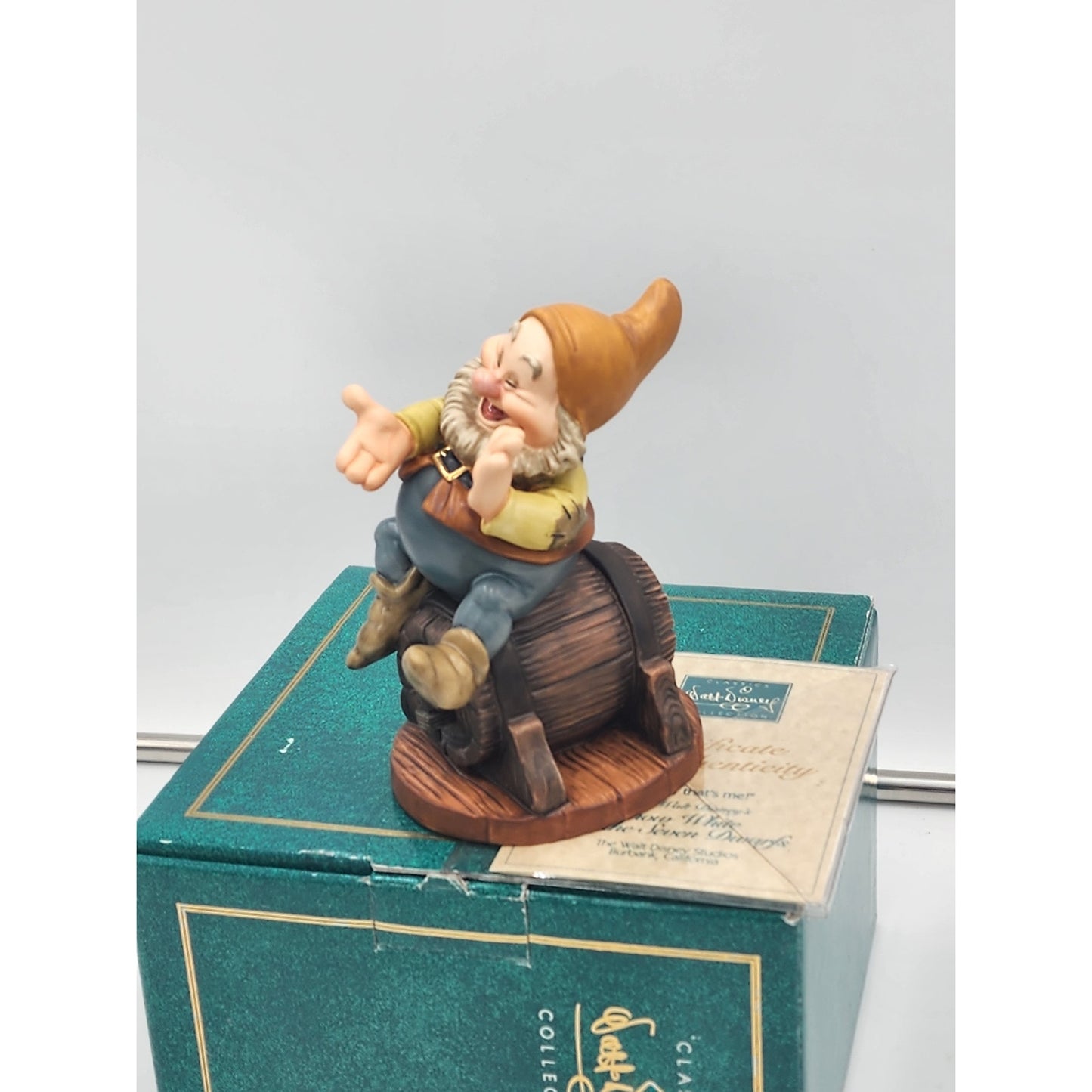 WDCC Happy Snow White Seven Dwarfs "Happy that's me!" Disney Retired COA Box