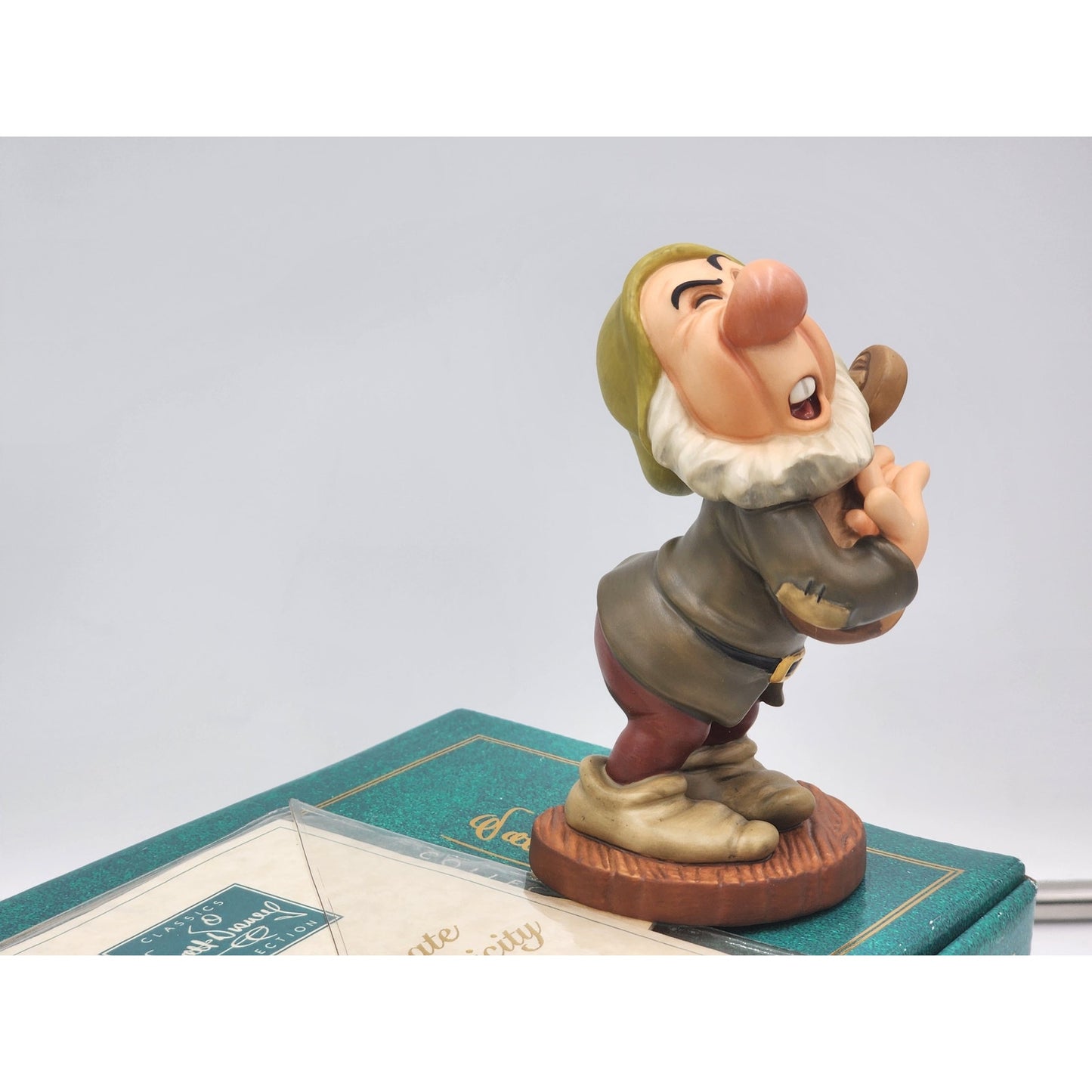 WDCC Sneezy Snow White Seven Dwarfs “Ah-Choo!” Disney Retired Vintage COA Box