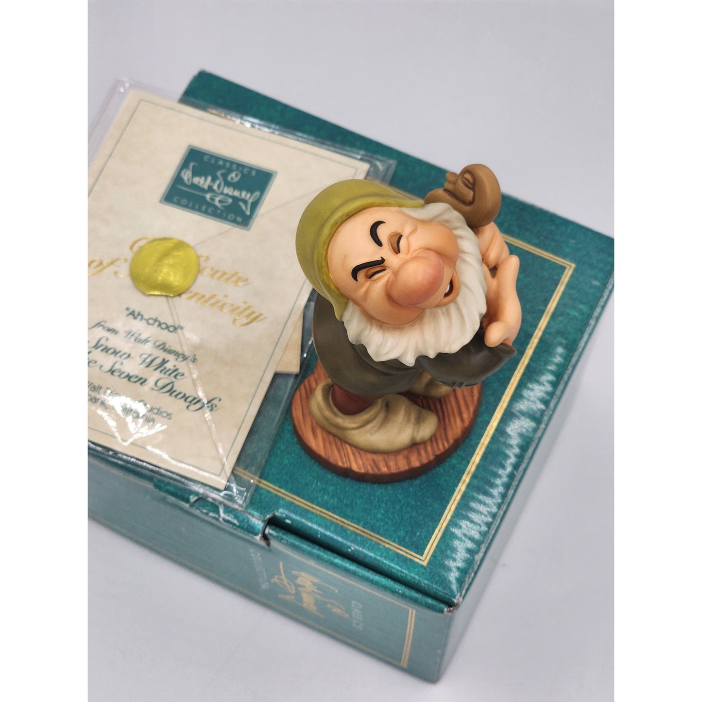 WDCC Sneezy Snow White Seven Dwarfs “Ah-Choo!” Disney Retired Vintage COA Box
