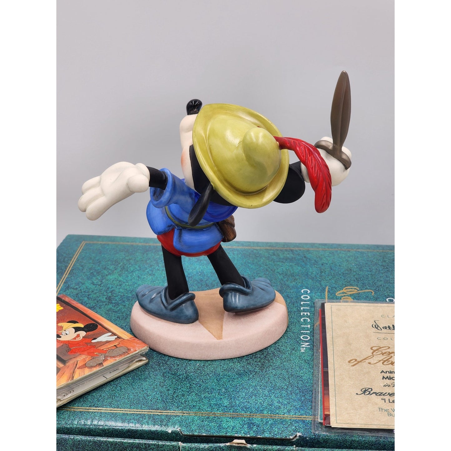 WDCC Mickey Mouse Brave Little Tailor I Let 'em Have It 1993 Members COA Box