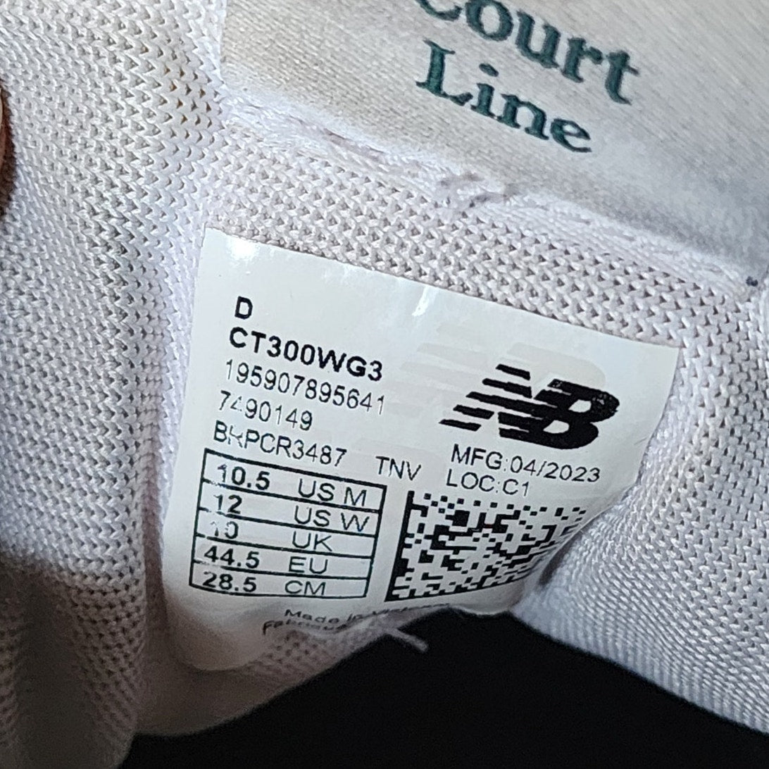 New Balance Court Line Sneakers Mens 10.5 Women 12 Low Top Tennis Shoes CT300WG3