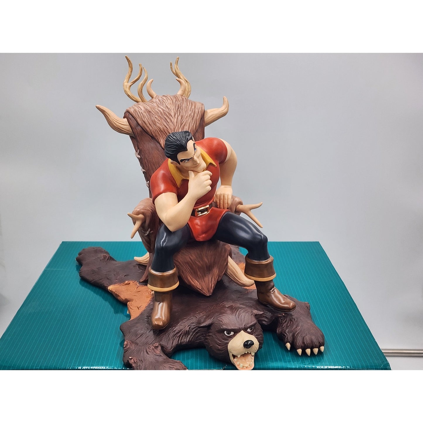 WDCC Gaston Scheming Suitor Beauty and the Beast Disney Villains COA Box Disney