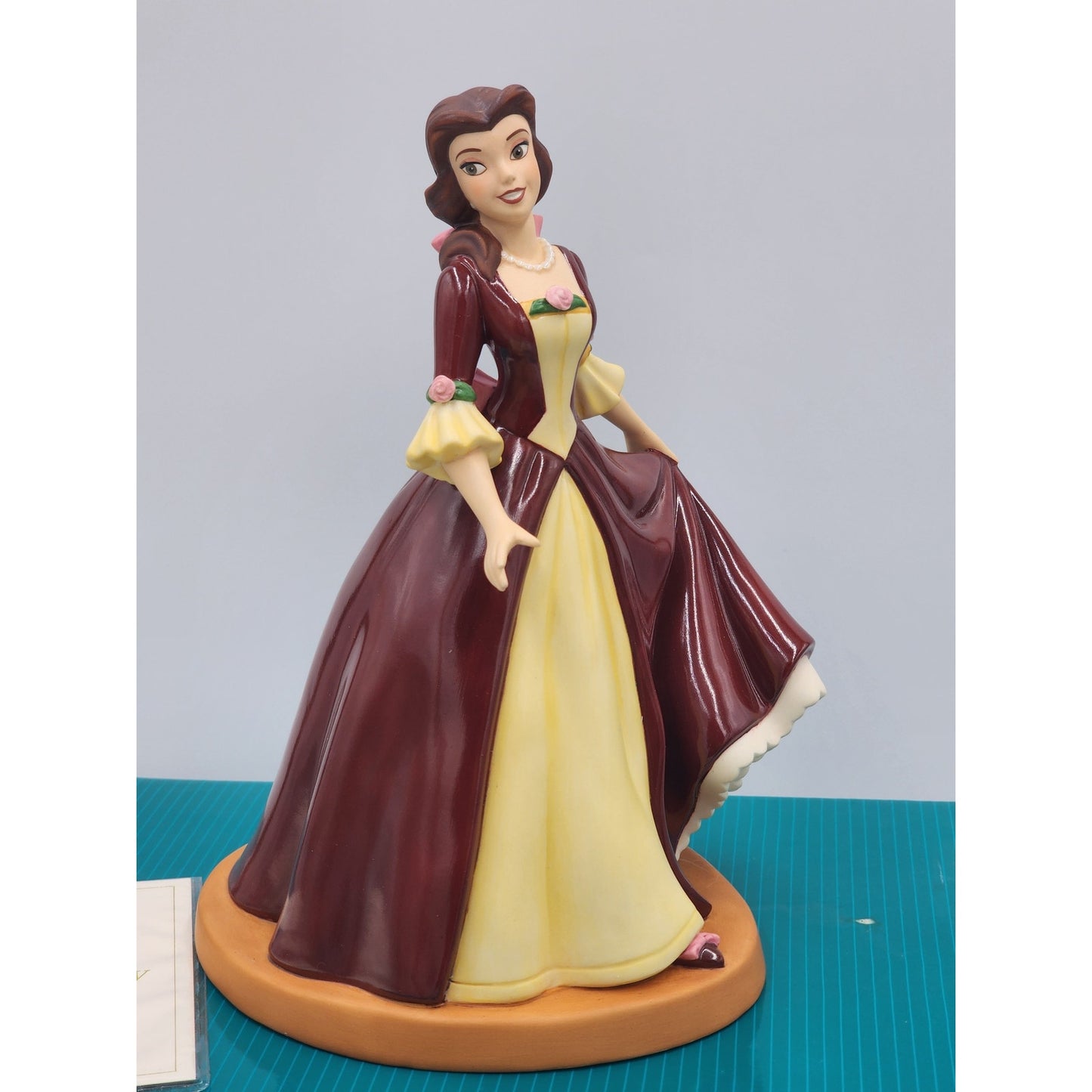 WDCC Belle Holiday Princess Gift of Love Beauty Beast Disney Retired COA Box