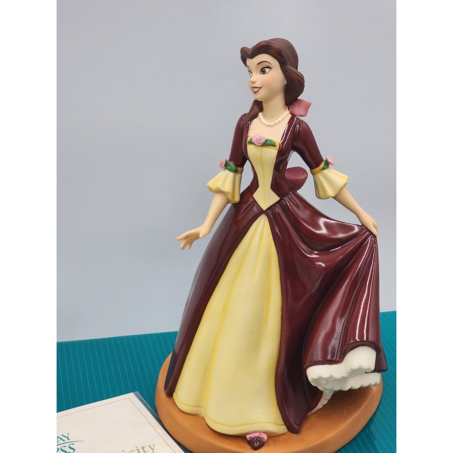 WDCC Belle Holiday Princess Gift of Love Beauty Beast Disney Retired COA Box