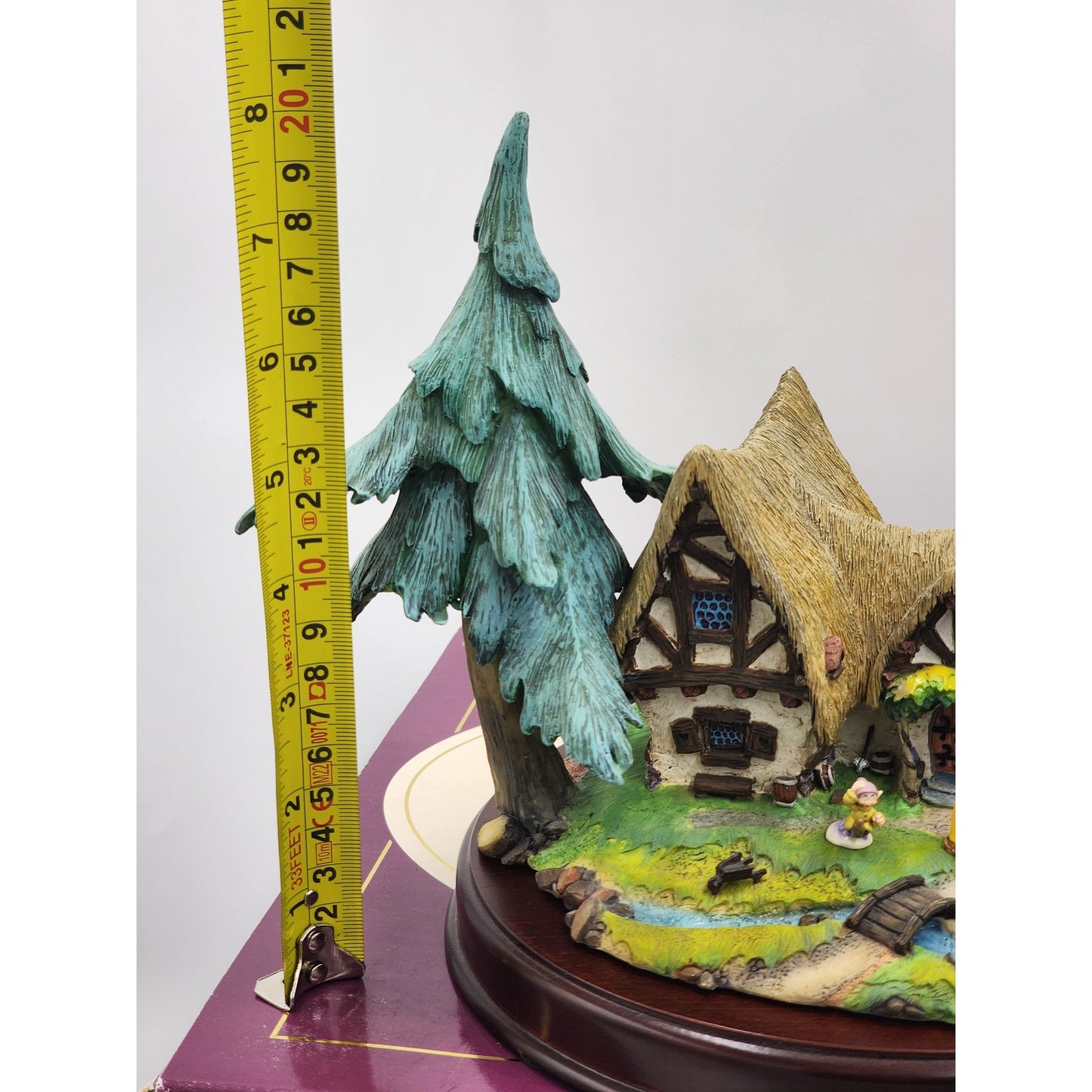 WDCC Disney Enchanted Place Seven Dwarf Cottage Snow White Dopey Vintage Box COA