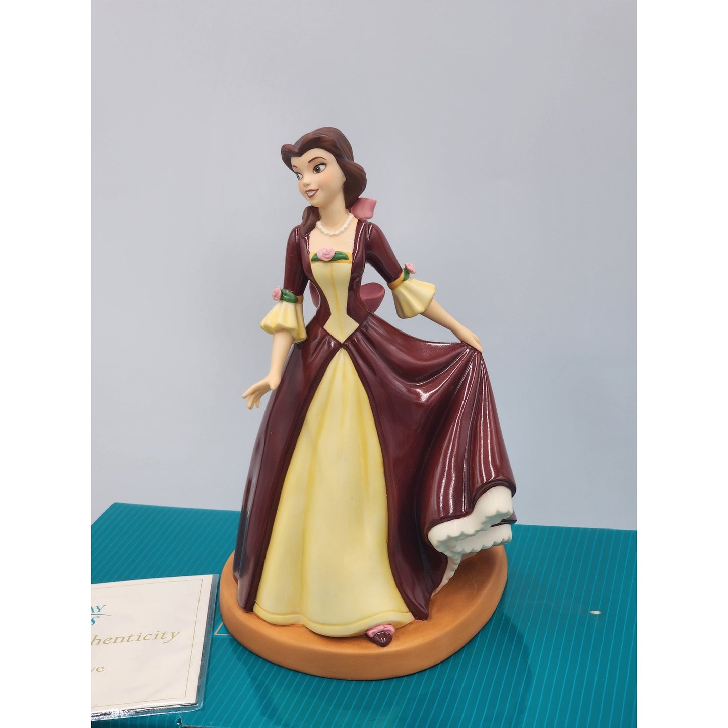 WDCC Belle Holiday Princess Gift of Love Beauty Beast Disney Retired COA Box