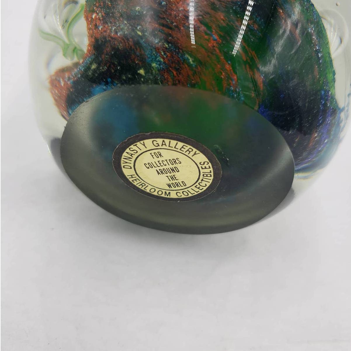 Stunning Dynasty Gallery Art Glass Heirloom Collectibles Decor Paperweight