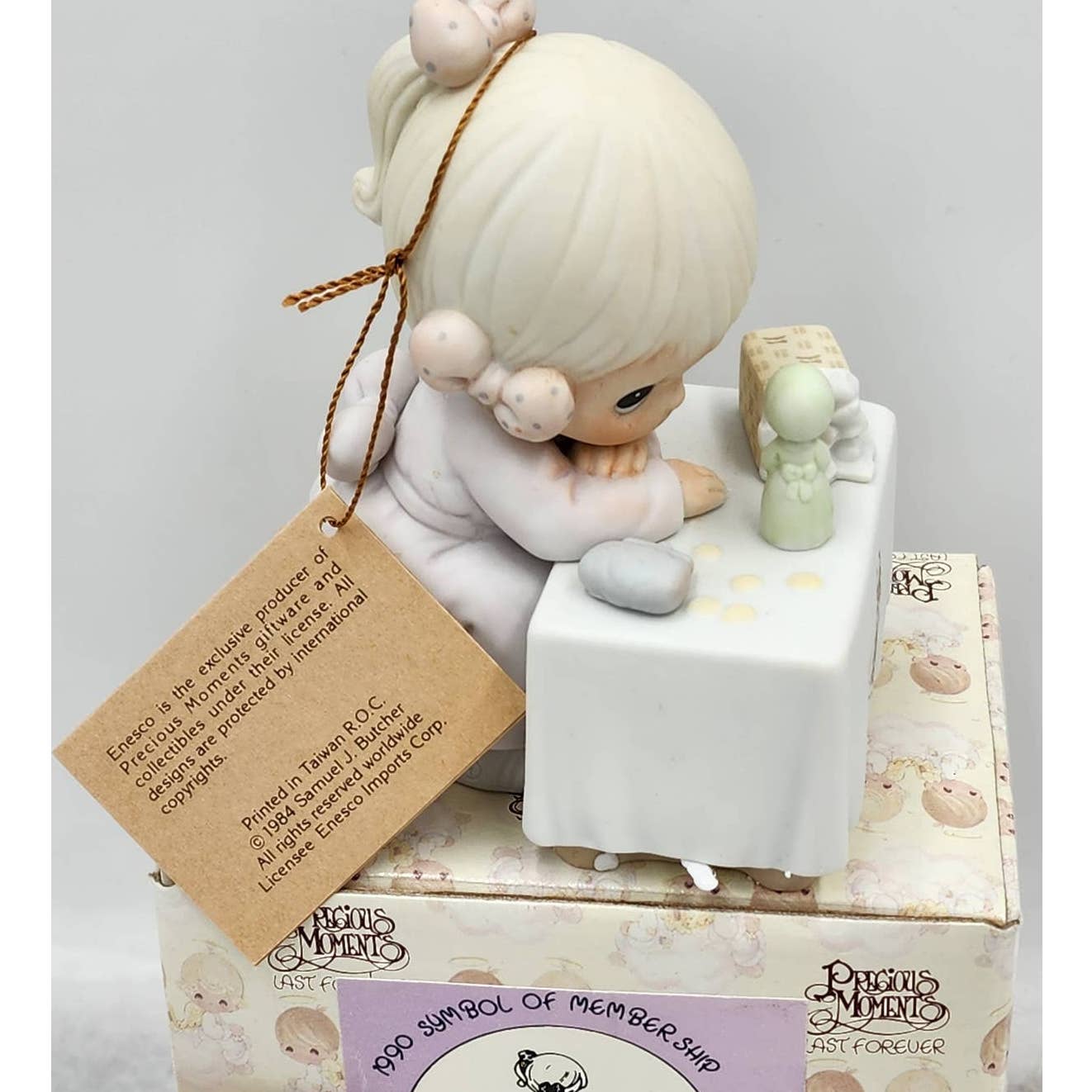 Precious Moments Figurine My Happiness C0010 1990 Symbol Of Membership Box Tags