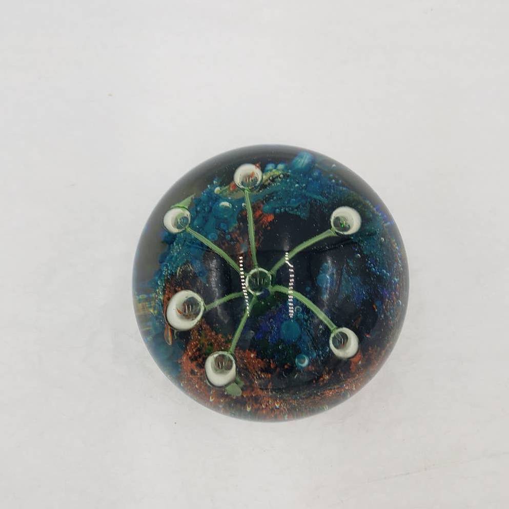 Stunning Dynasty Gallery Art Glass Heirloom Collectibles Decor Paperweight