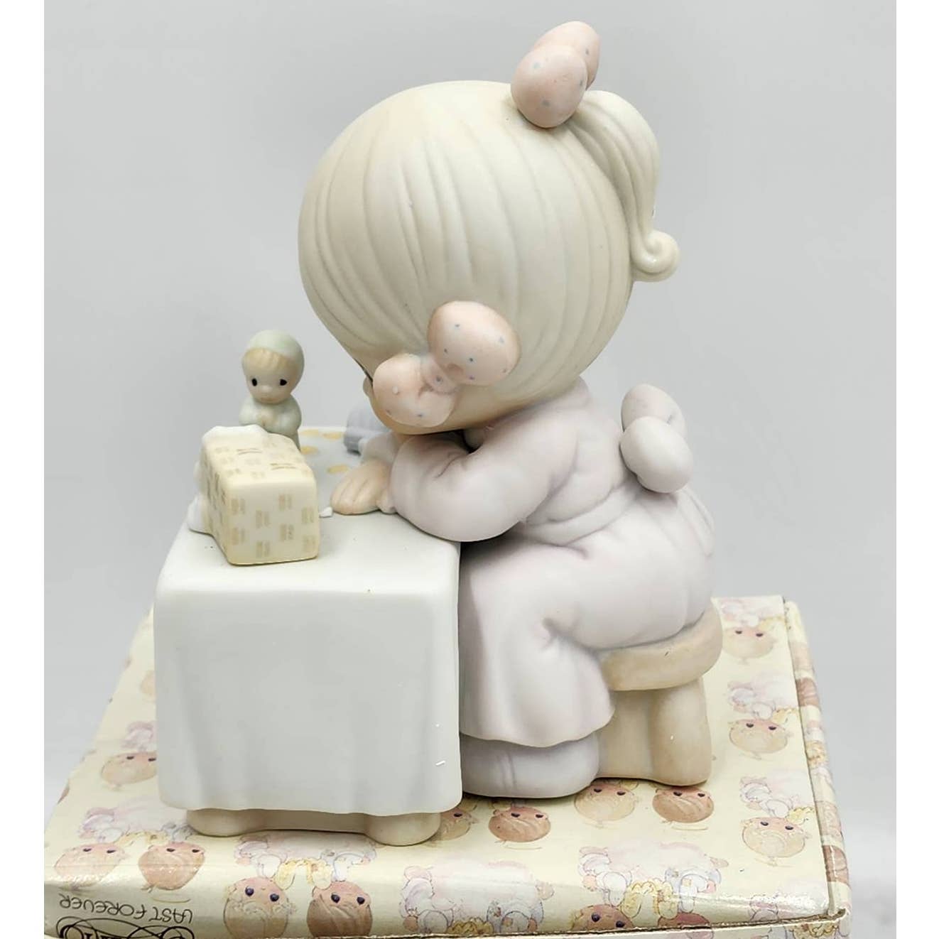 Precious Moments Figurine My Happiness C0010 1990 Symbol Membership Box Tag
