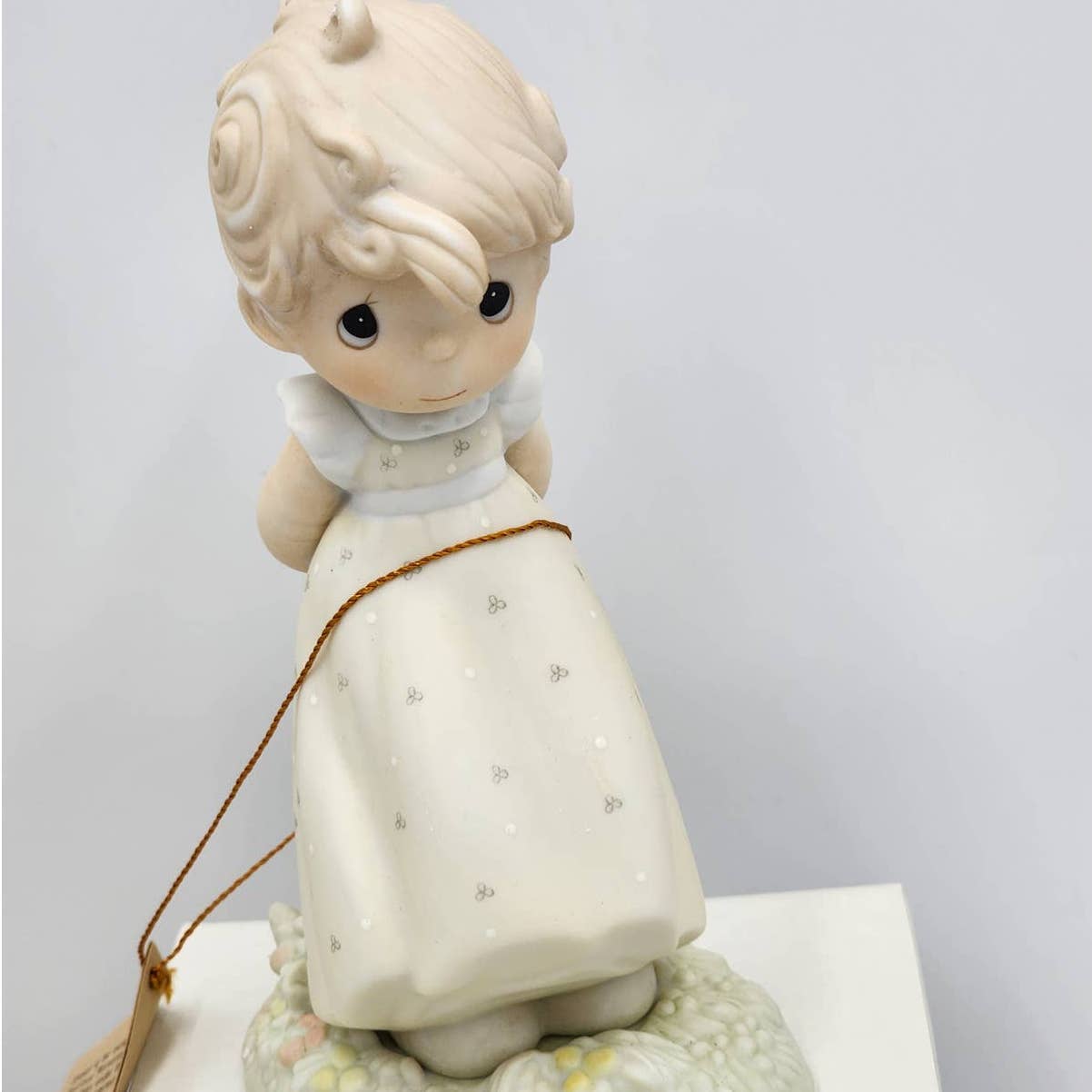 Precious Moments Figurine Autumn Praise Four Seasons Series 12084 W/Box COA